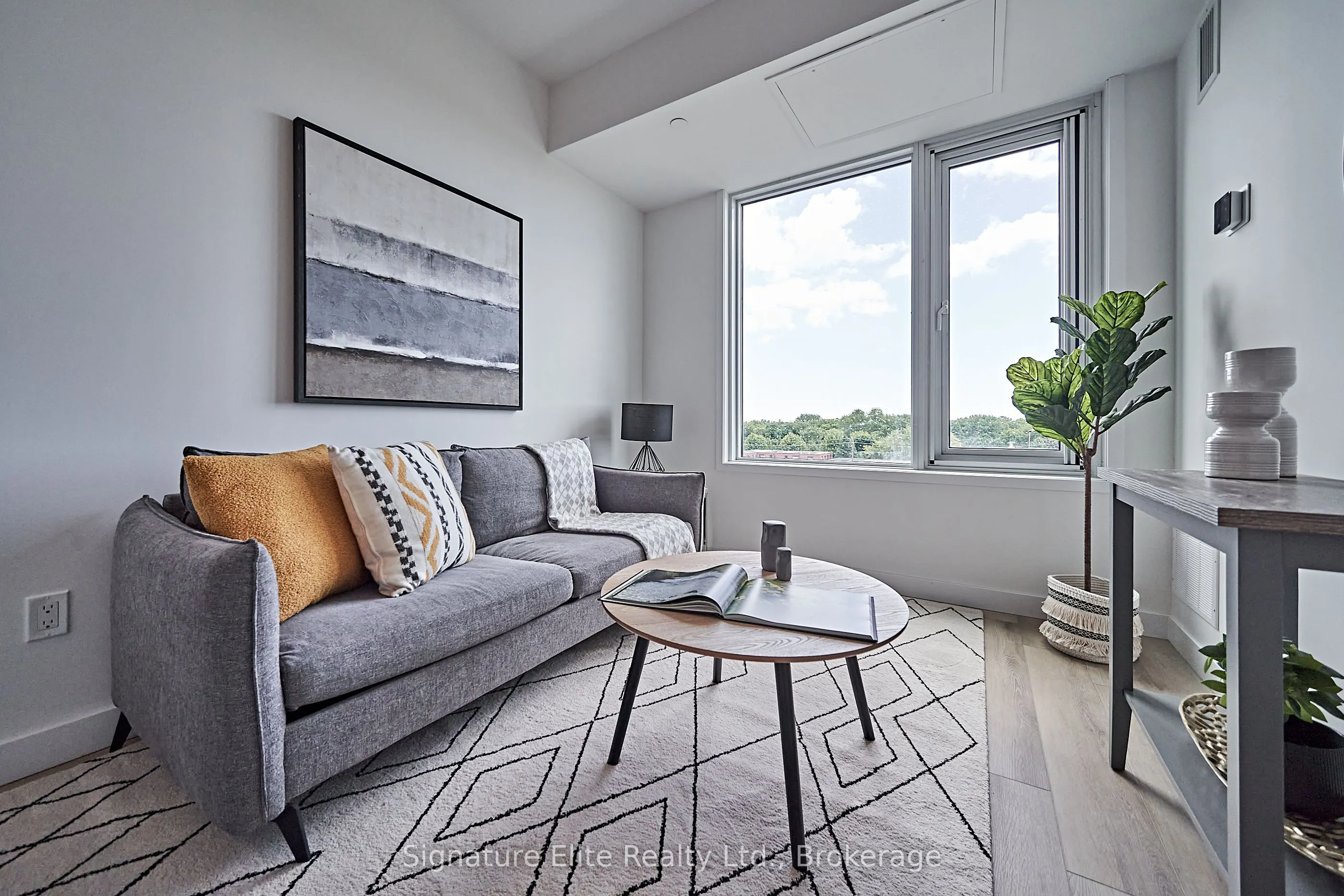 2382 Kingston Road, #202
