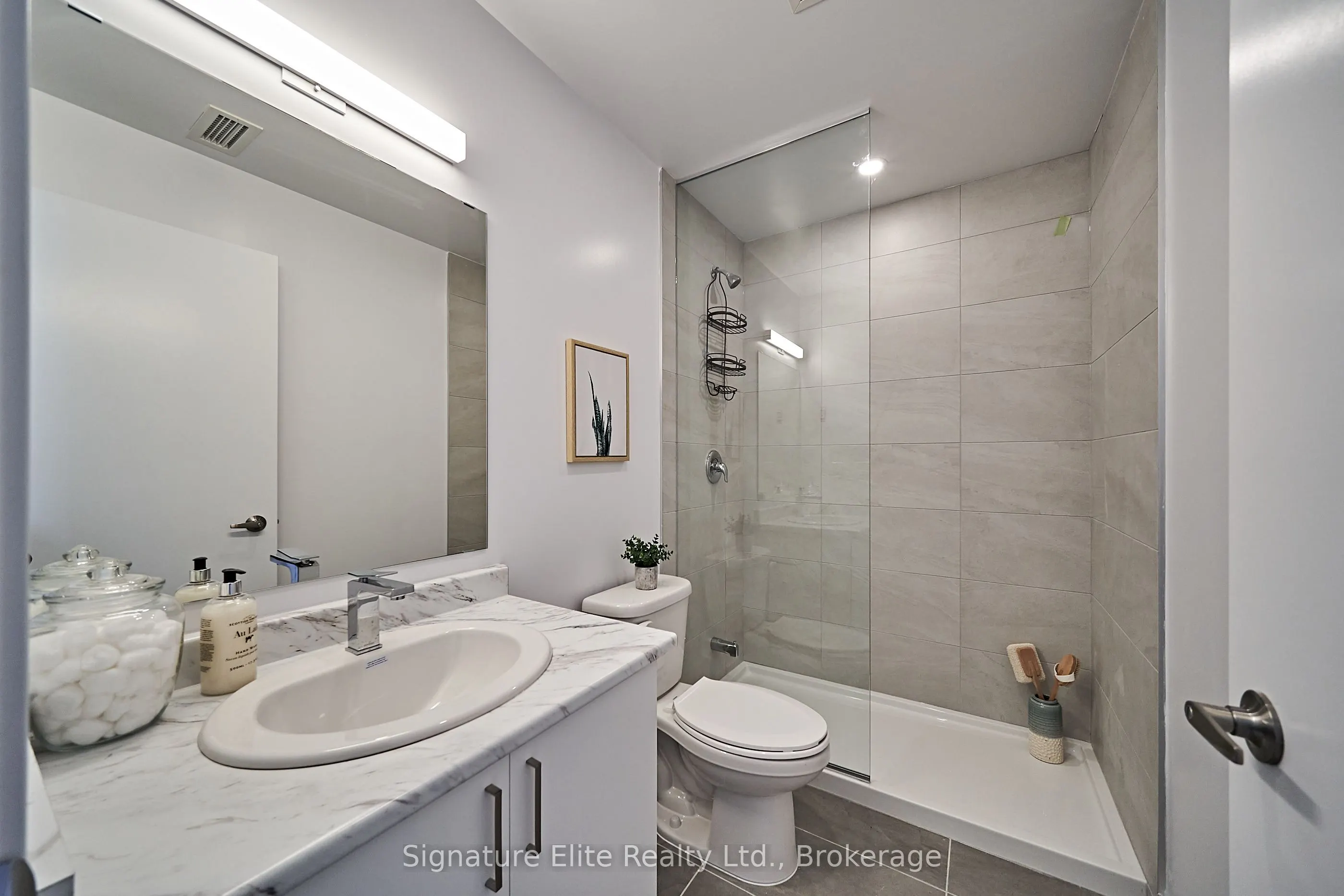 2382 Kingston Road, #202