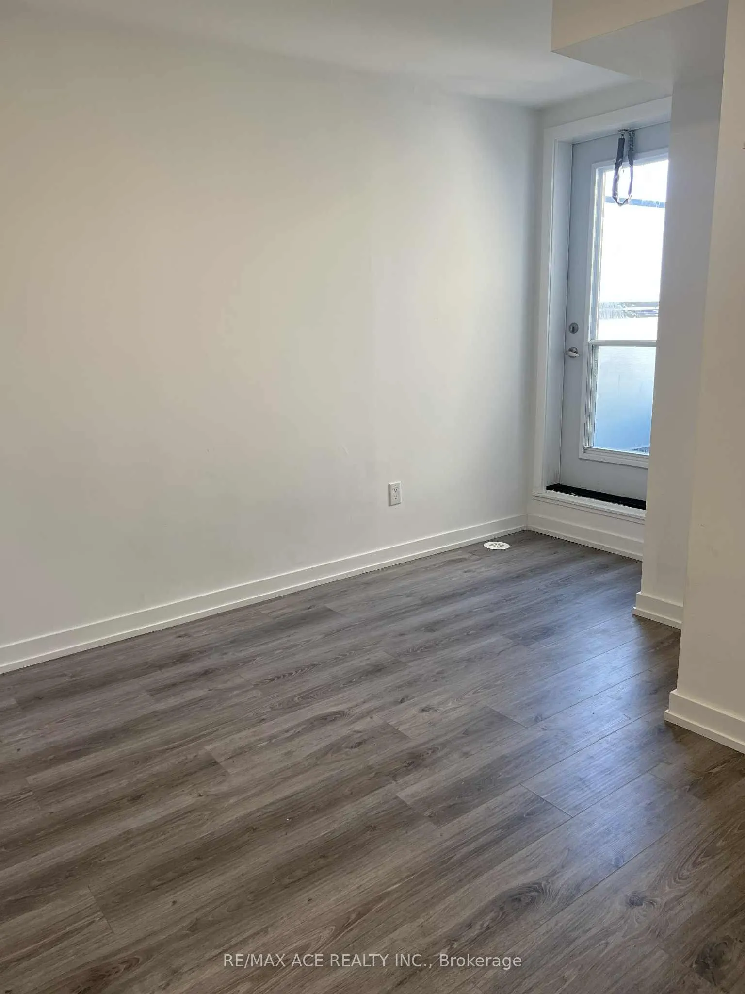 3686 St Clair Avenue E, #105