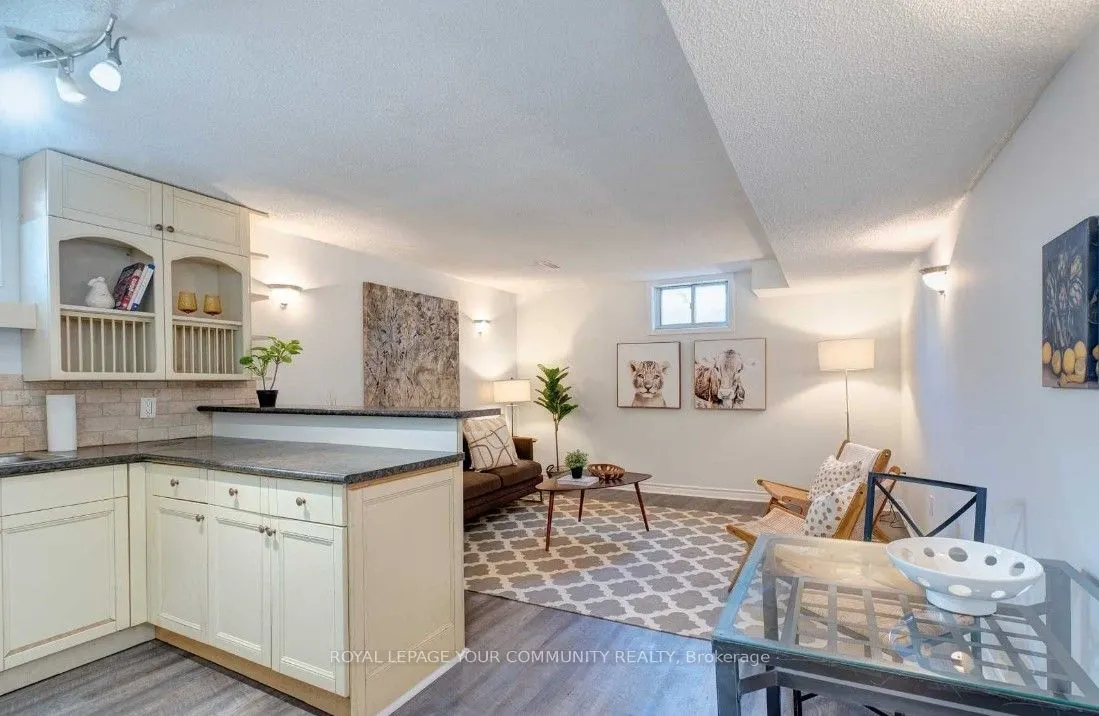 241 Pickering Street, #Lower