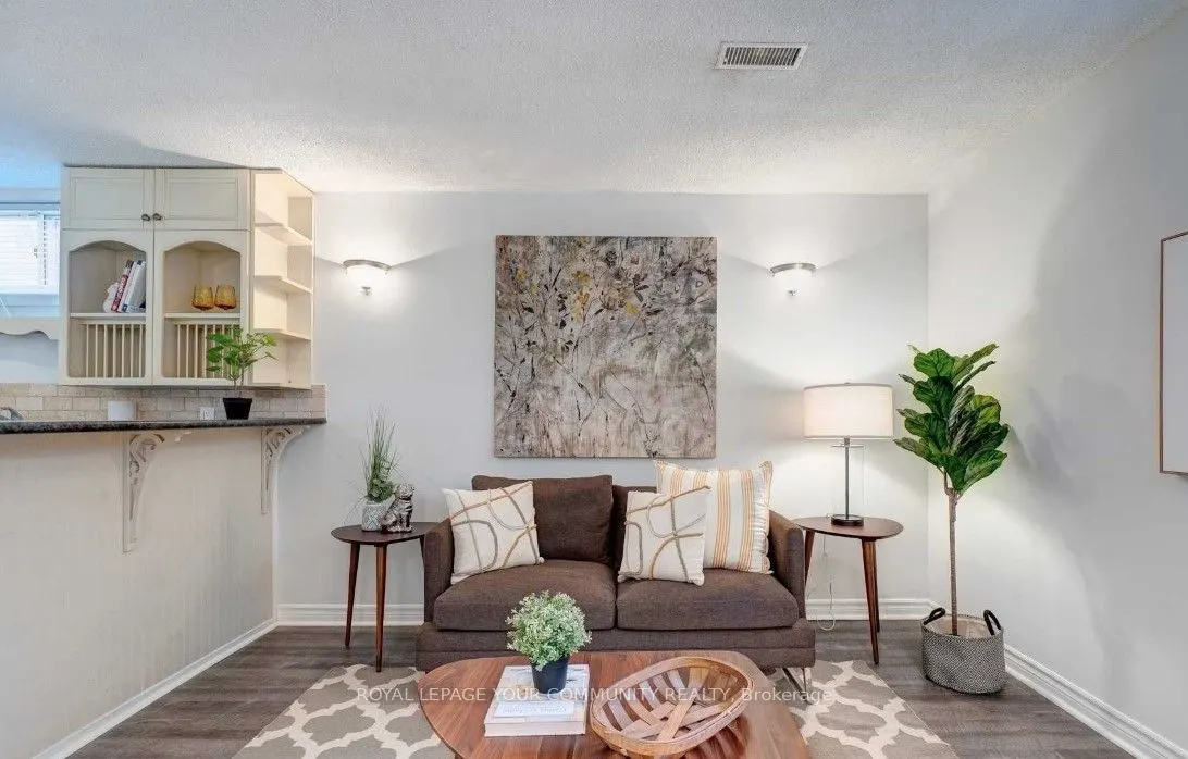 241 Pickering Street, #Lower