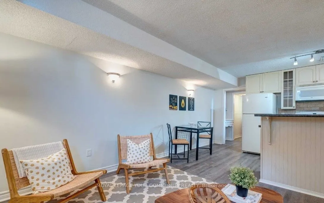 241 Pickering Street, #Lower