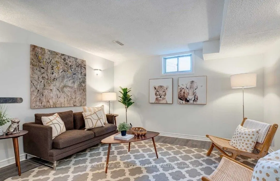 241 Pickering Street, #Lower