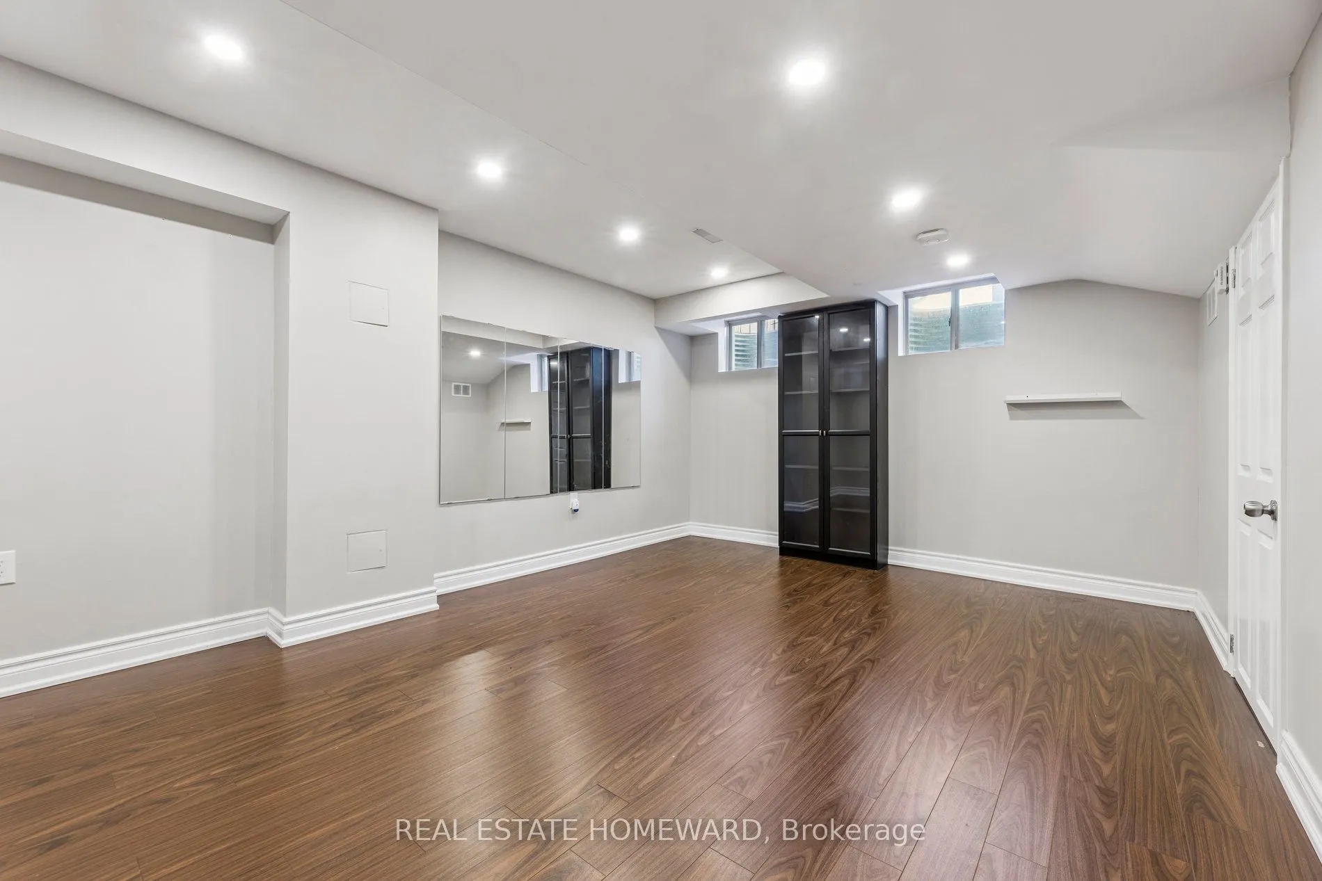 2612 Cerise Manor