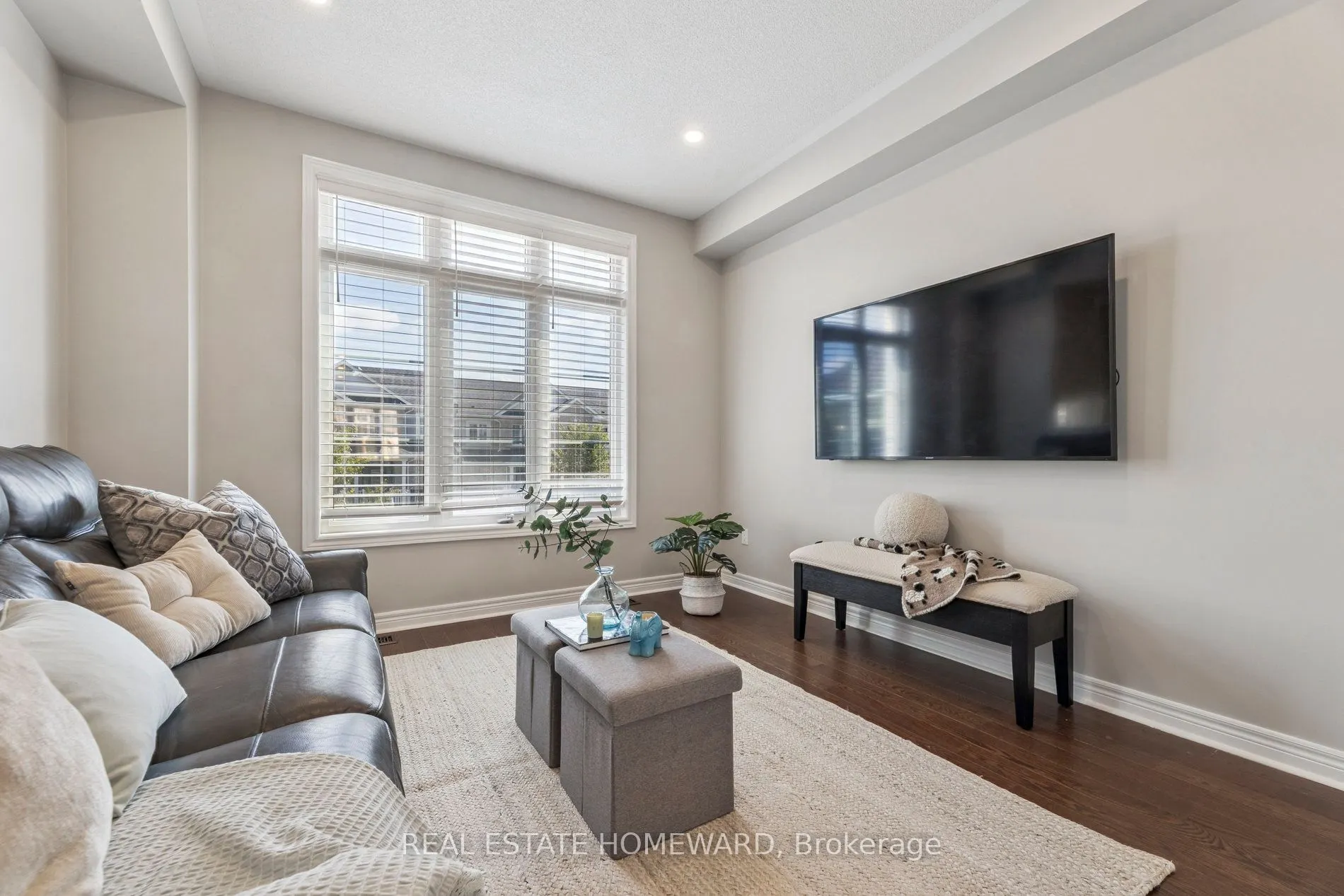 2612 Cerise Manor
