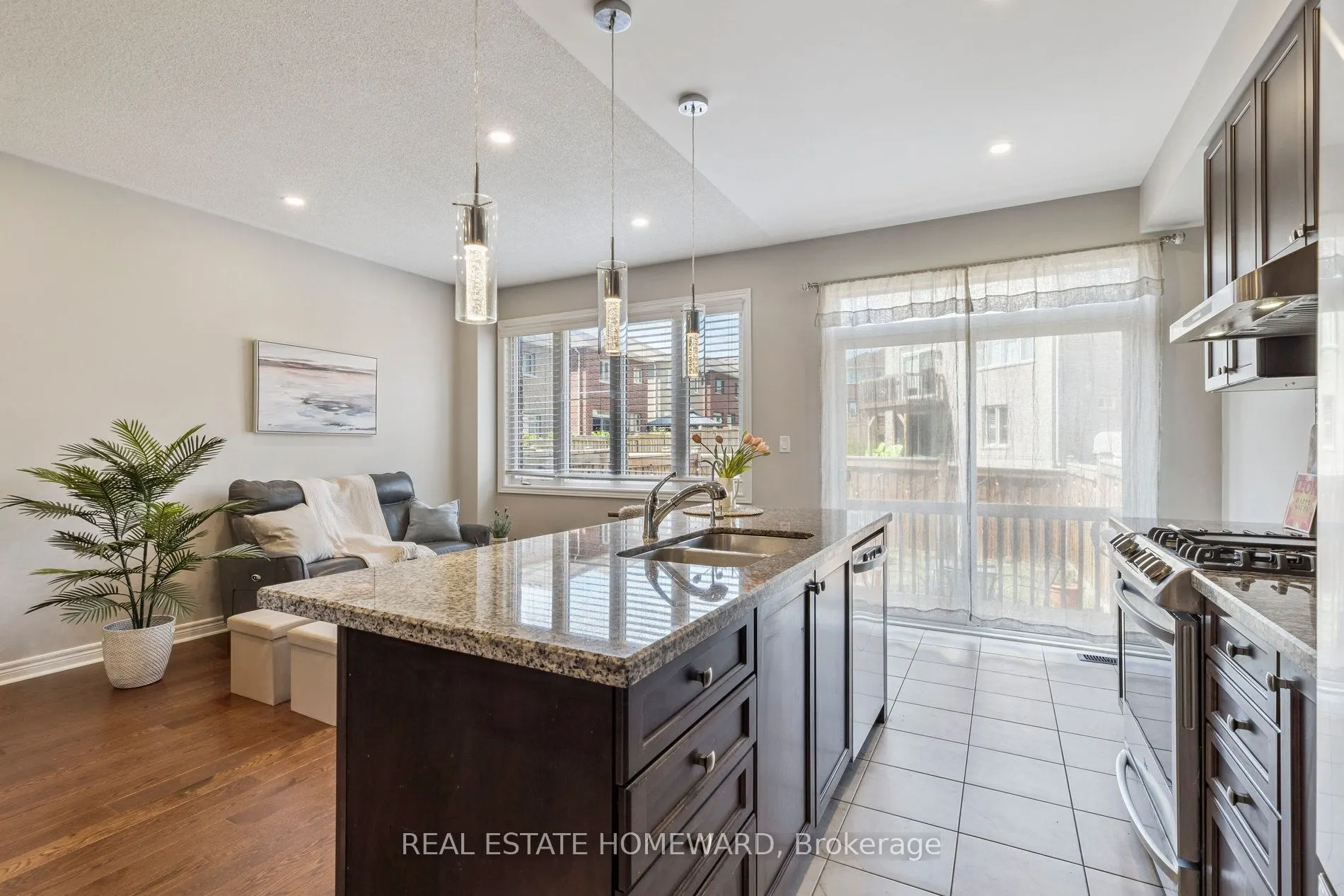 2612 Cerise Manor