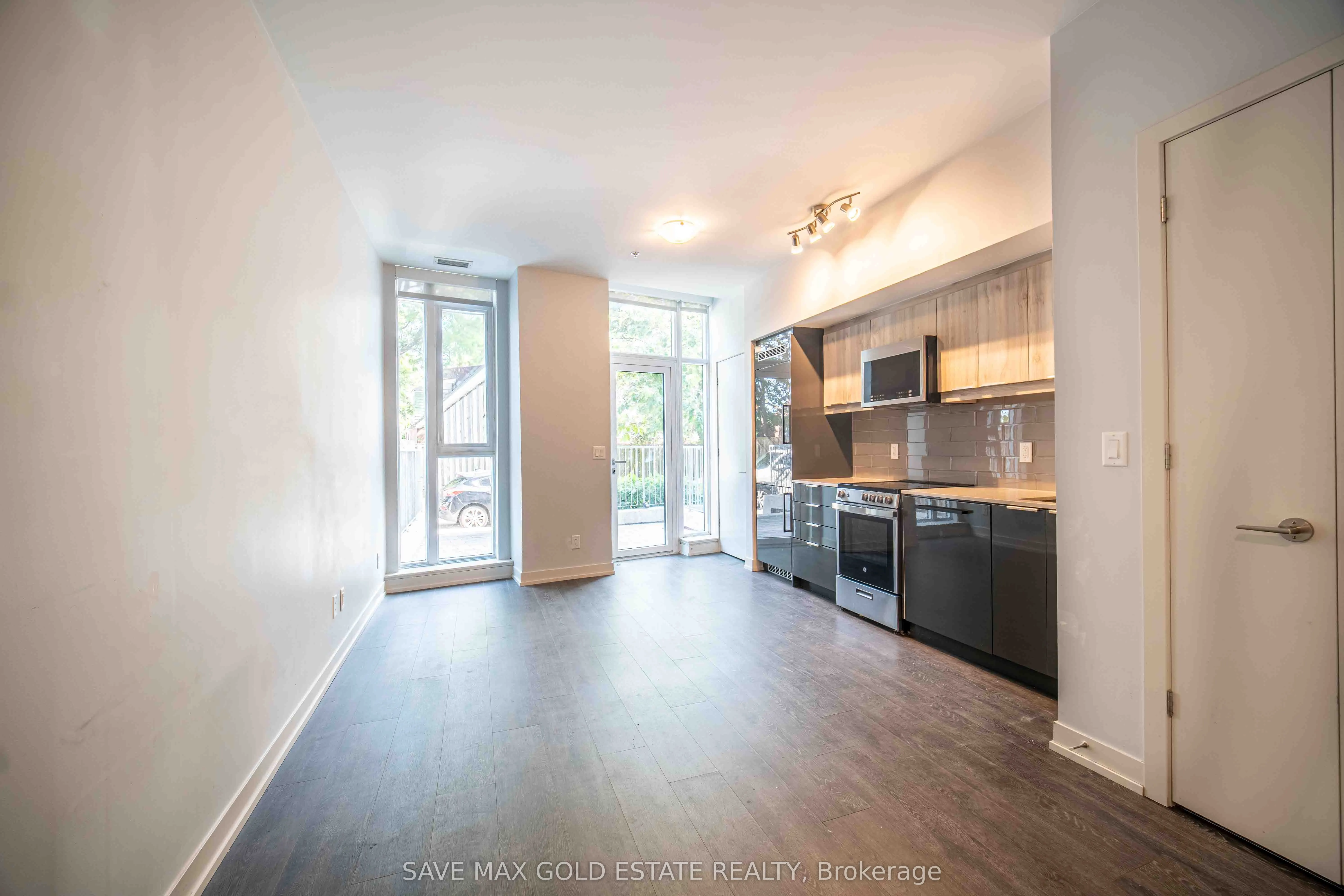 104 Glen Everest Road, #107