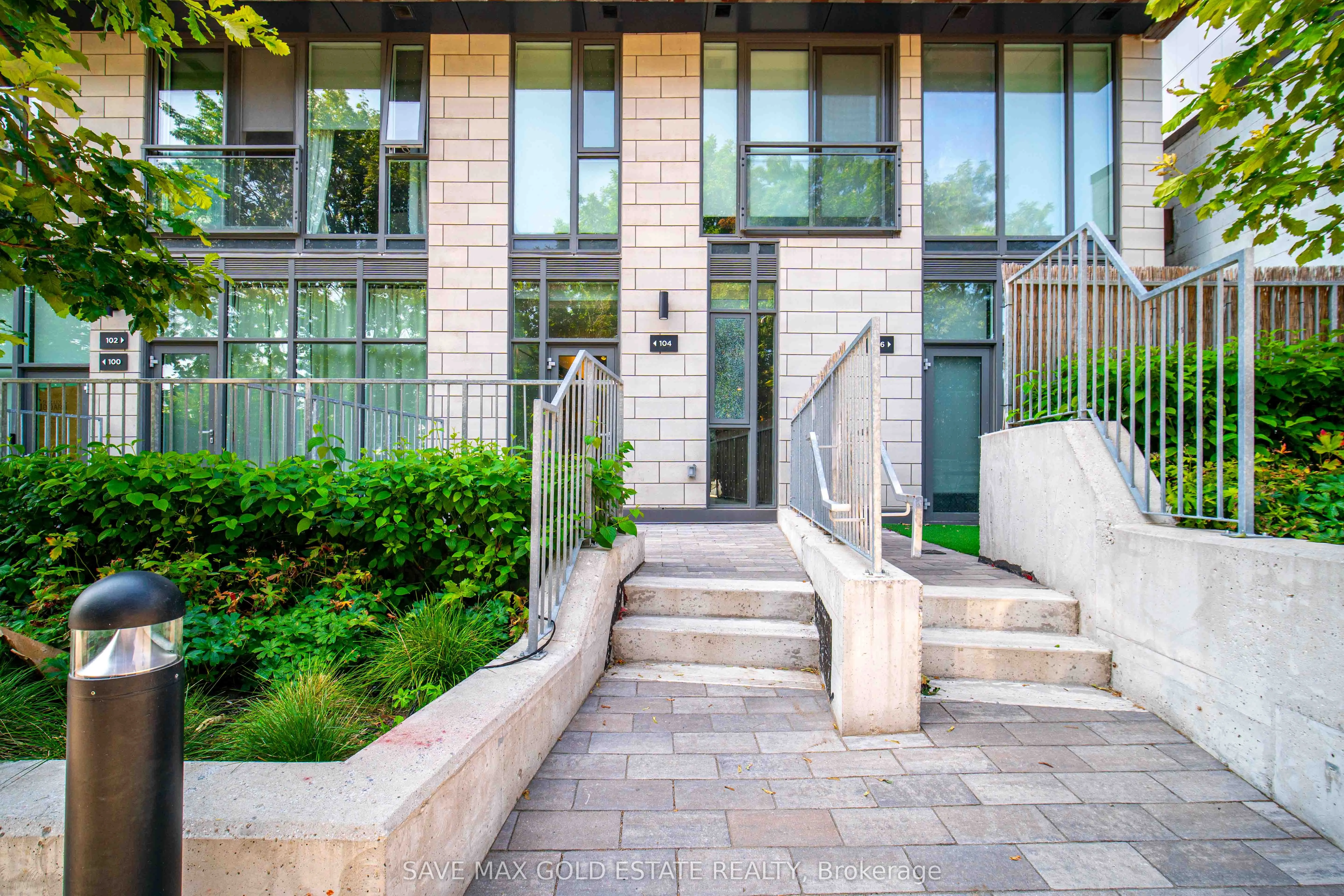 104 Glen Everest Road, #107