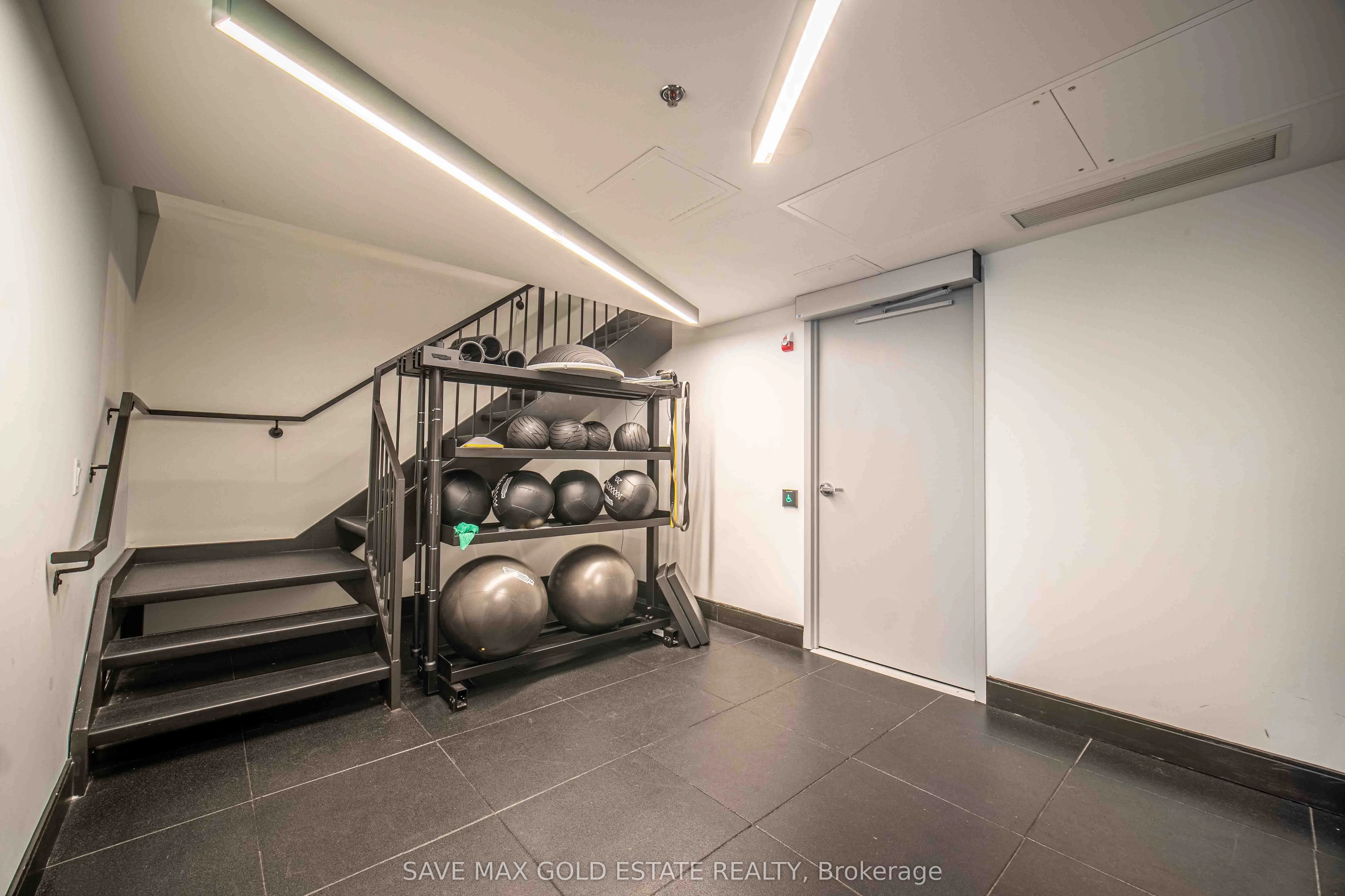 104 Glen Everest Road, #107