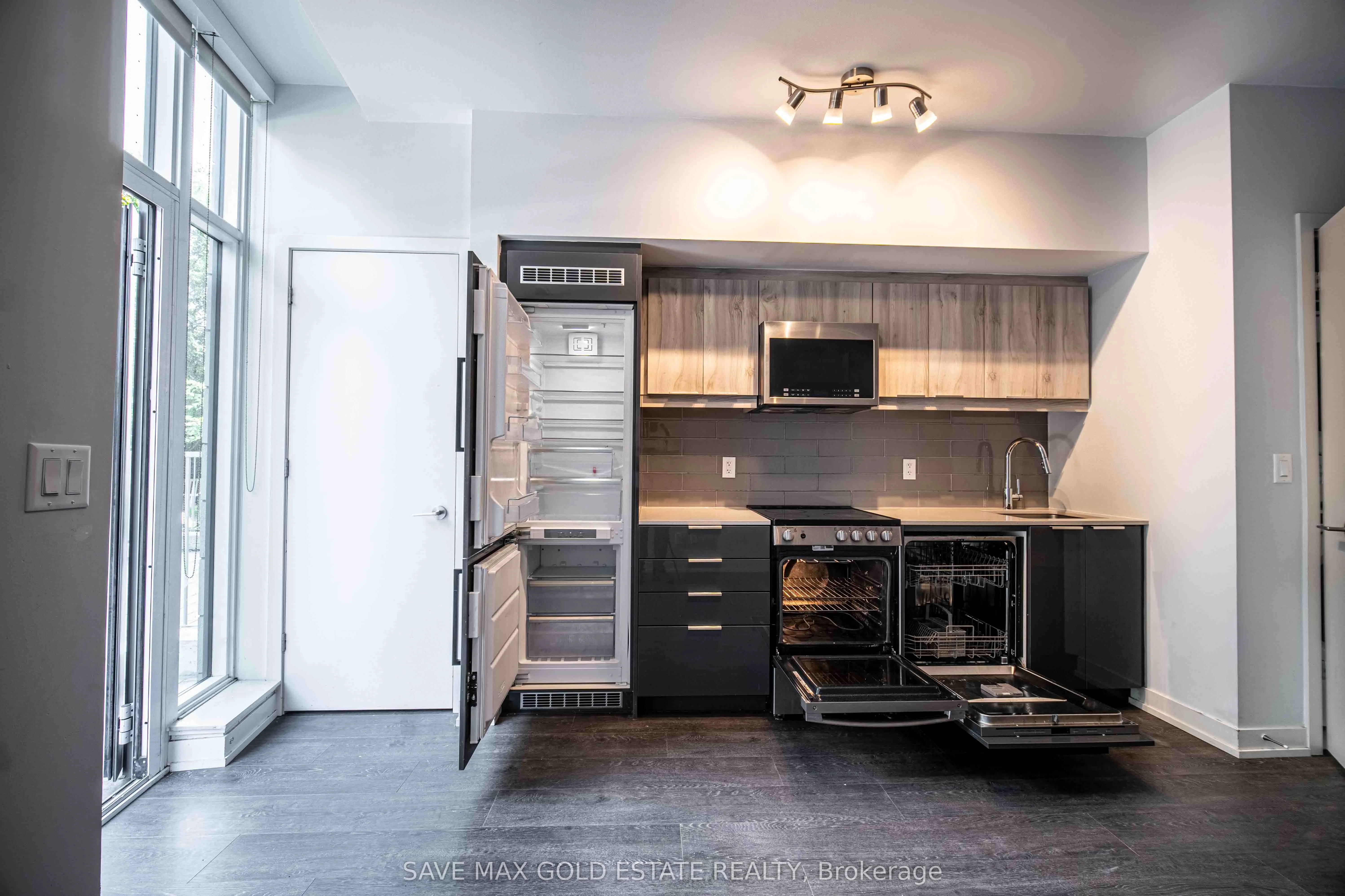 104 Glen Everest Road, #107