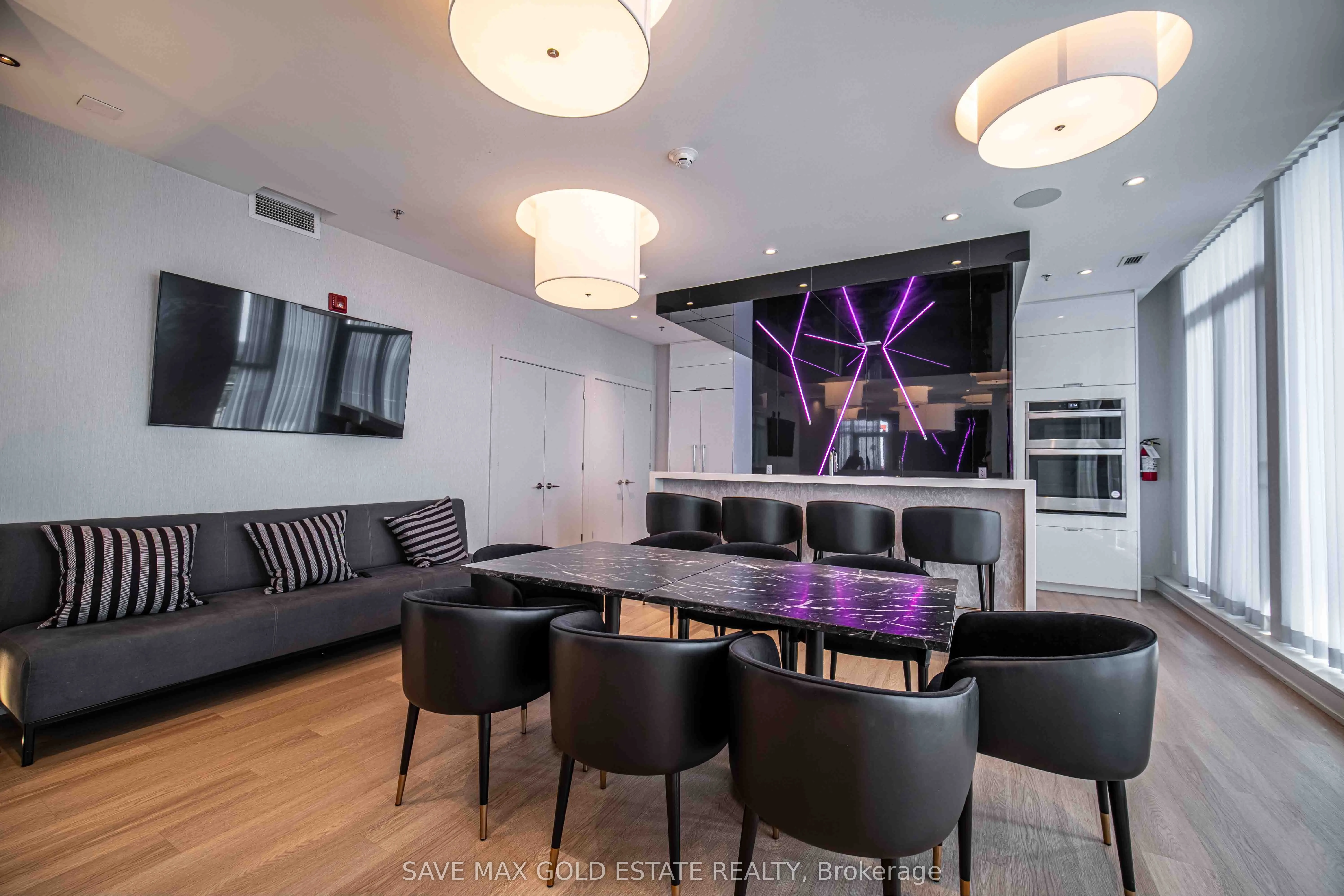 104 Glen Everest Road, #107