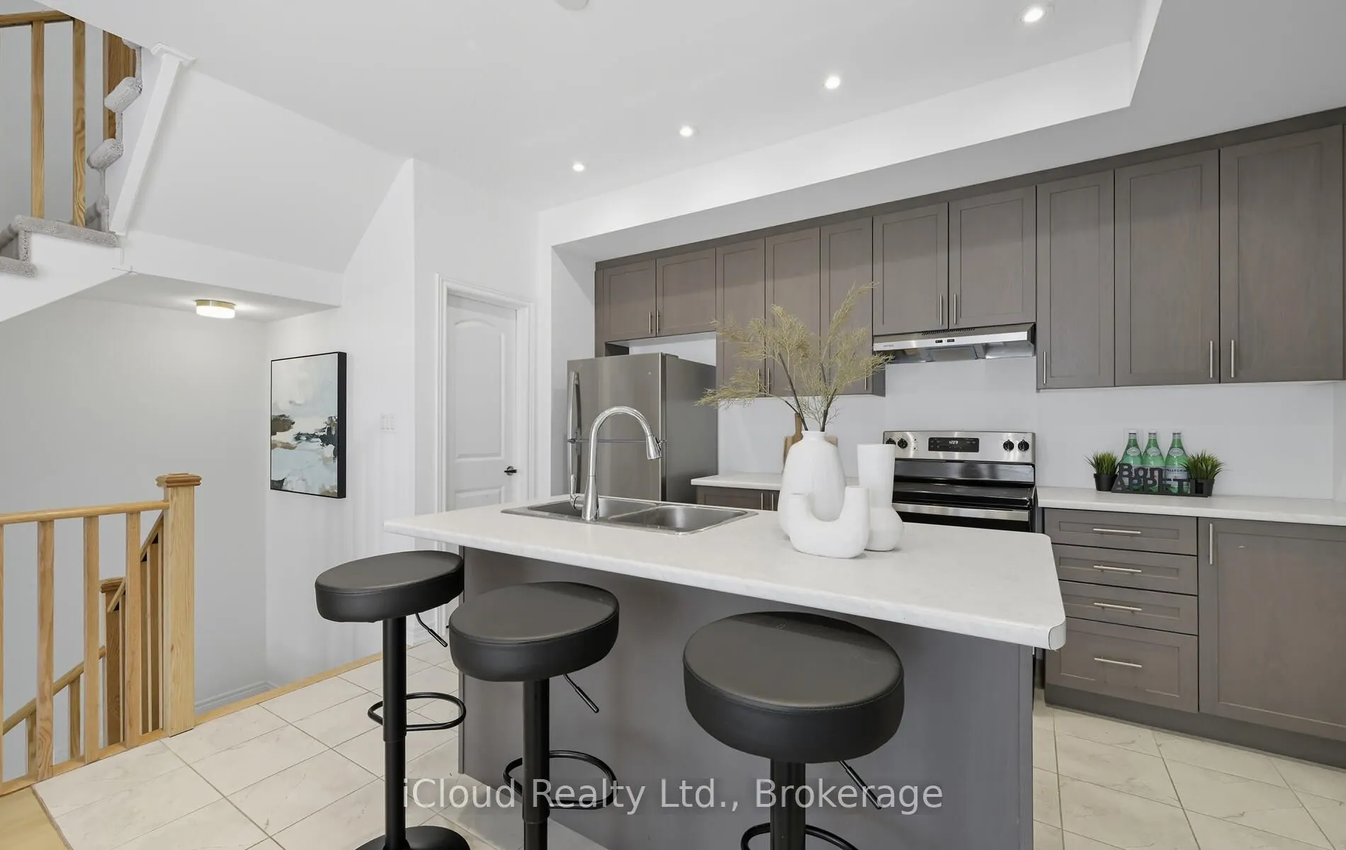 1117 Lockie Drive