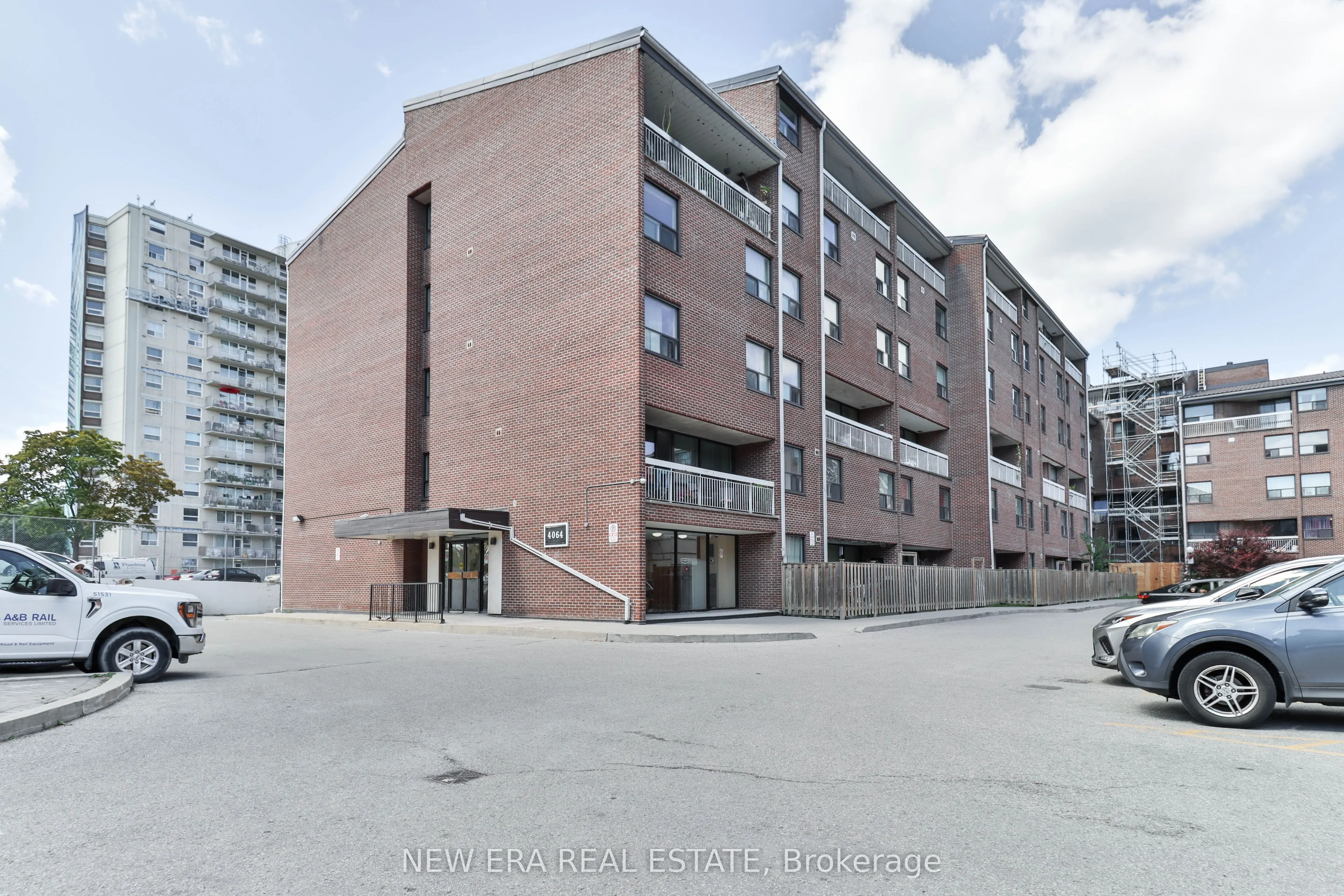 4064 Lawrence Avenue E, #602