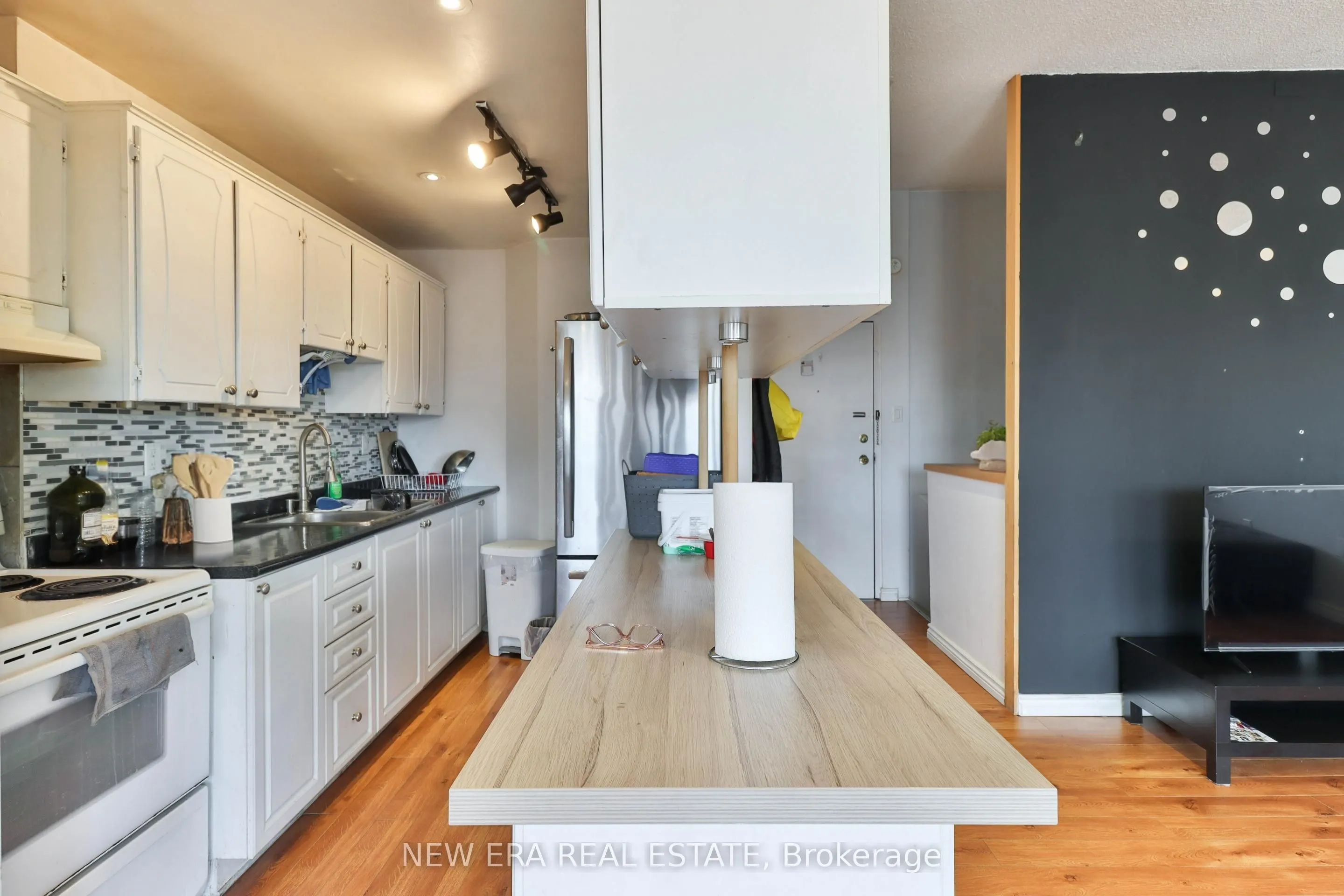 4064 Lawrence Avenue E, #602