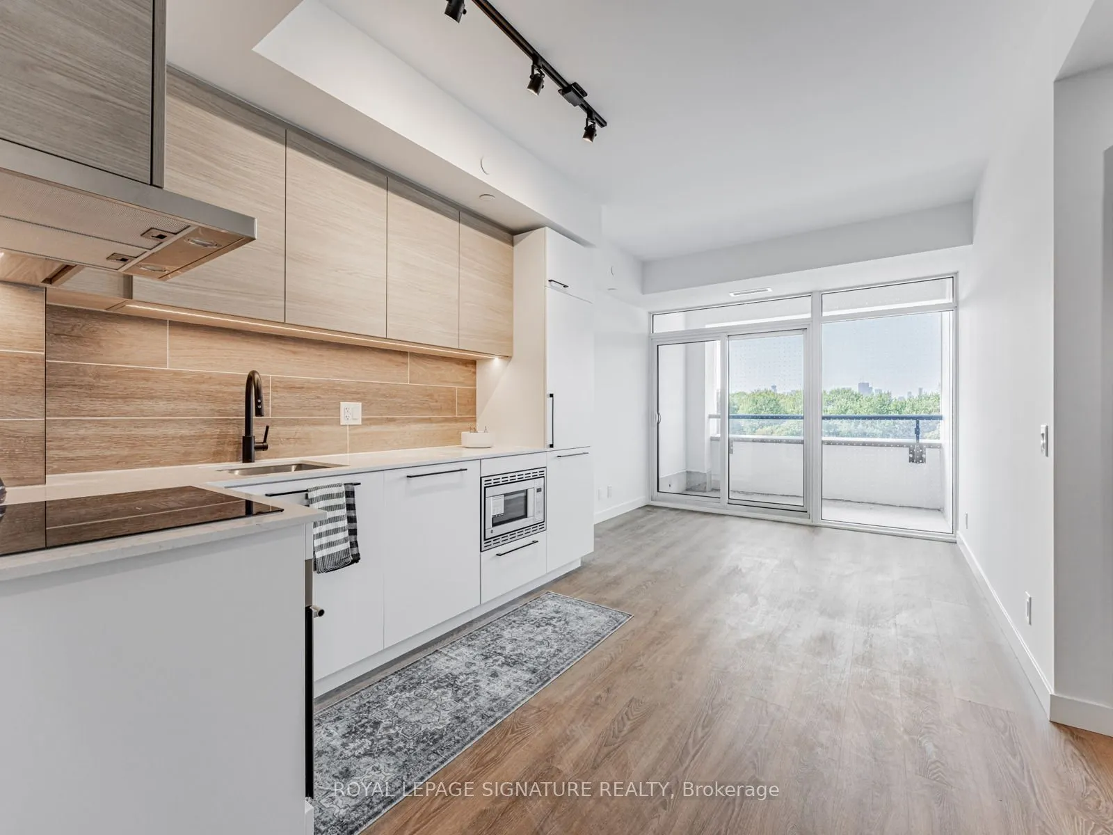 1050 Eastern Avenue, #416