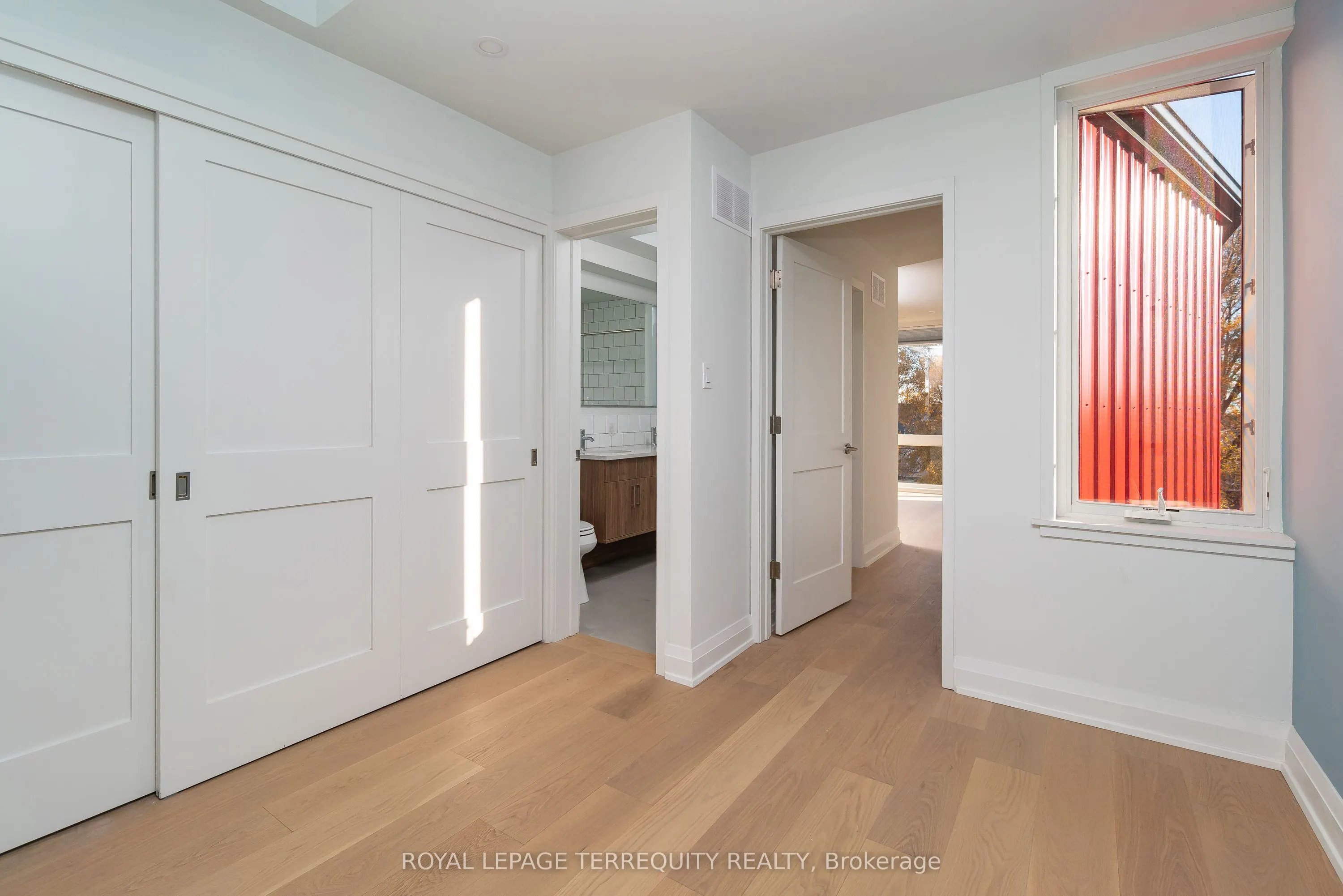 211 Chatham Avenue, #Upper