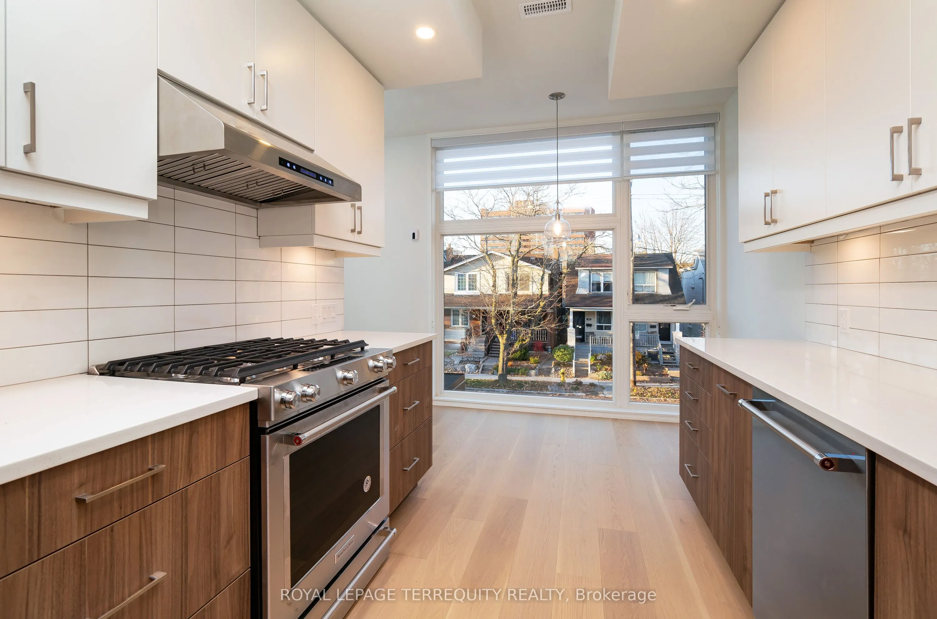 211 Chatham Avenue, #Upper
