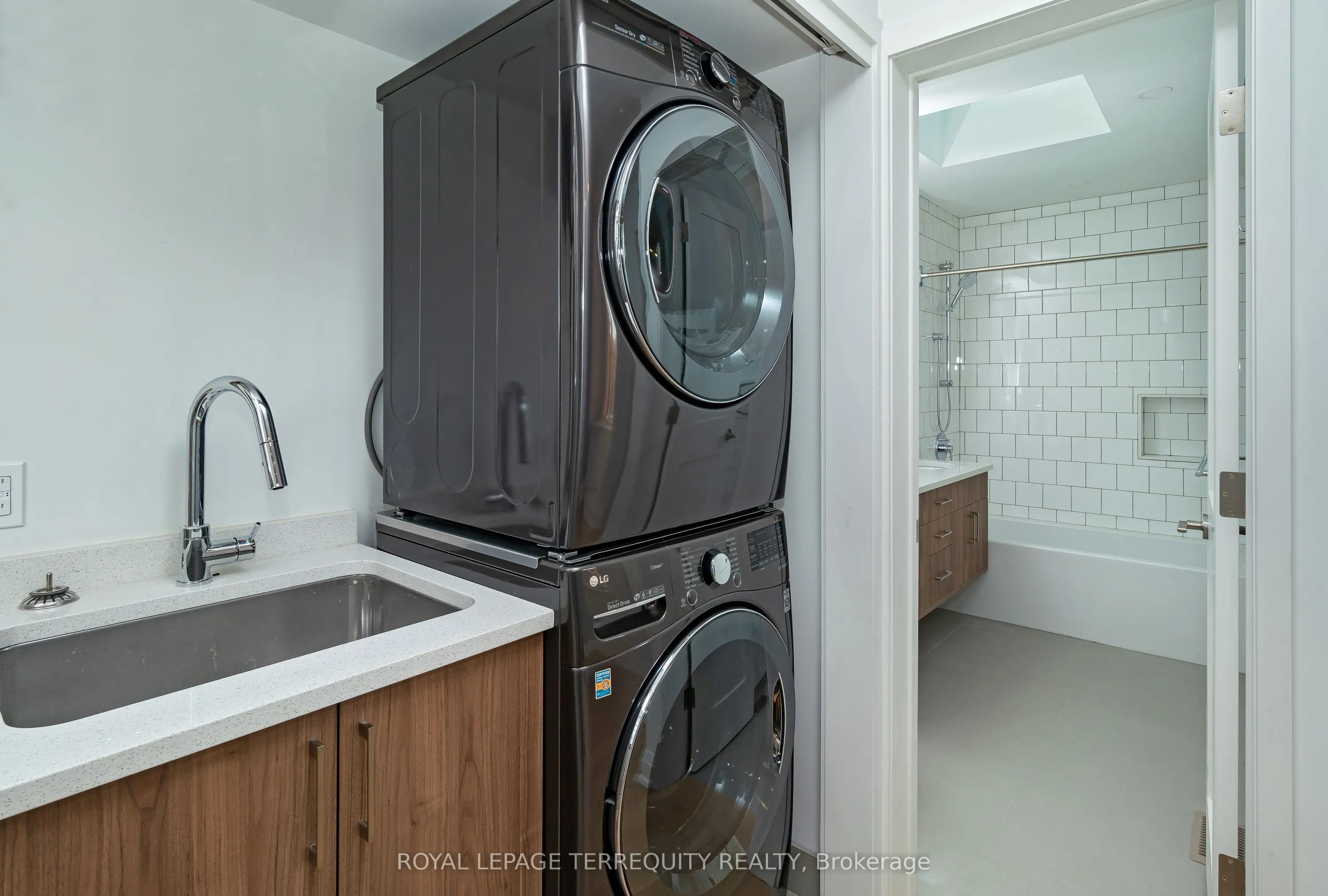 211 Chatham Avenue, #Upper
