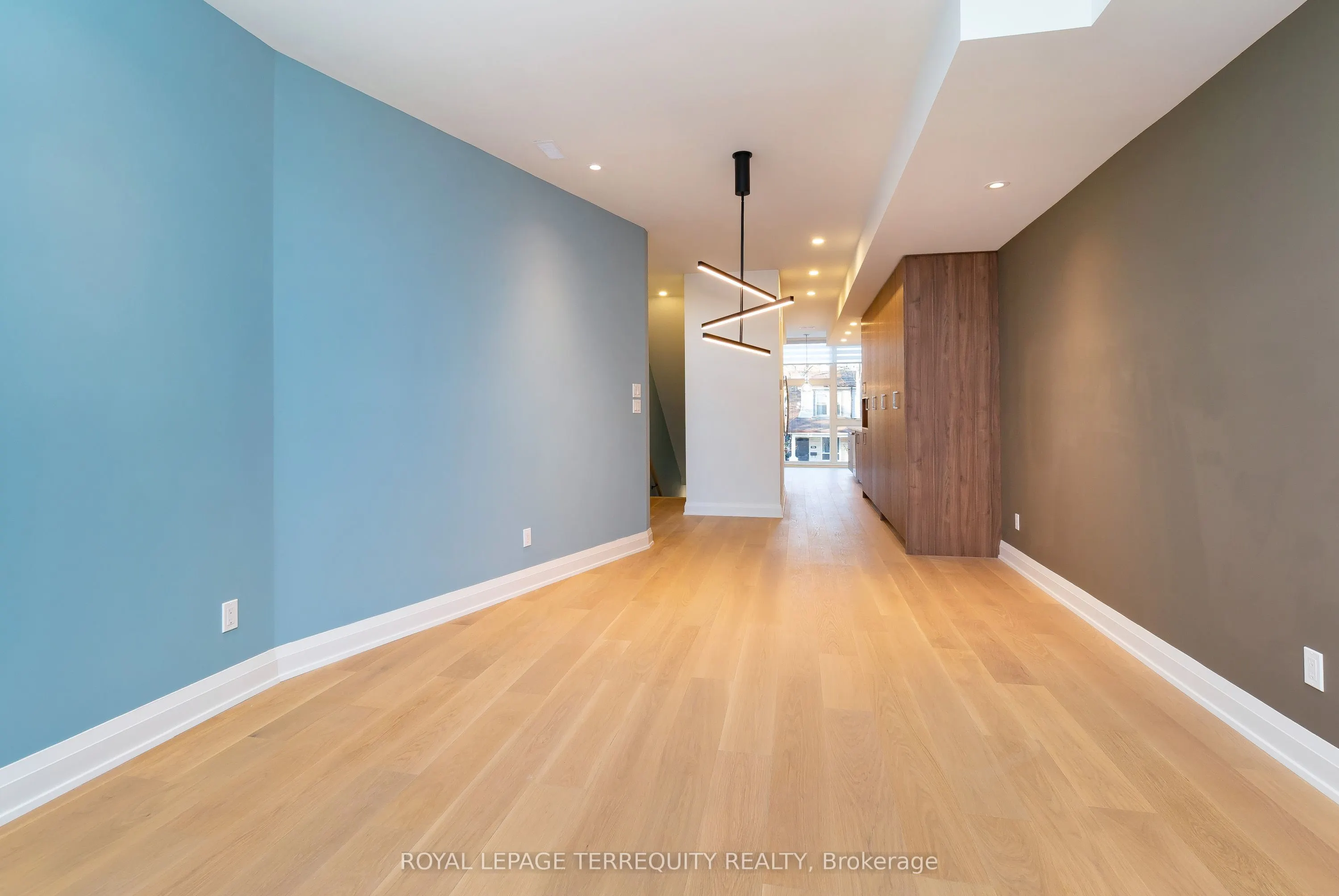 211 Chatham Avenue, #Upper