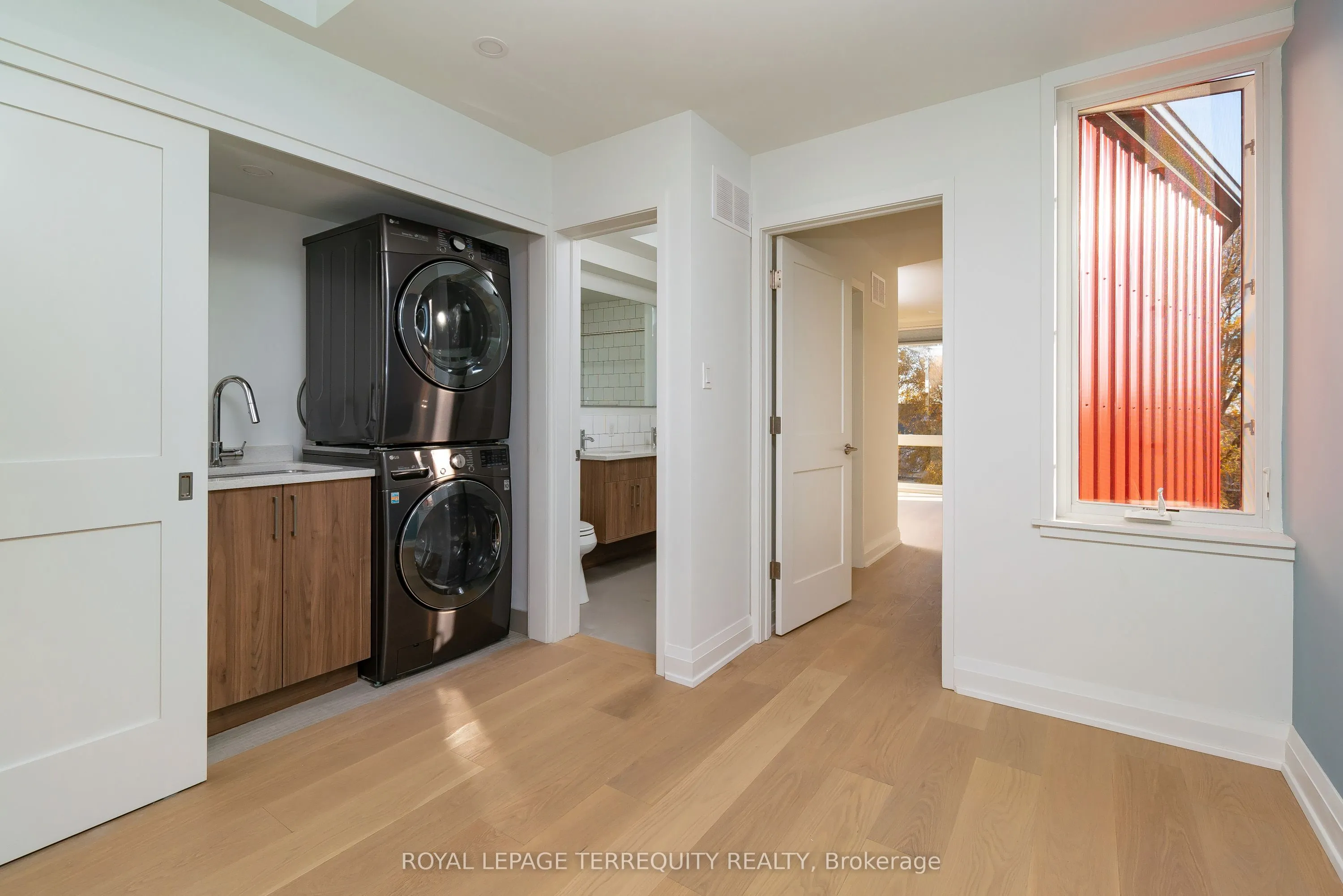 211 Chatham Avenue, #Upper