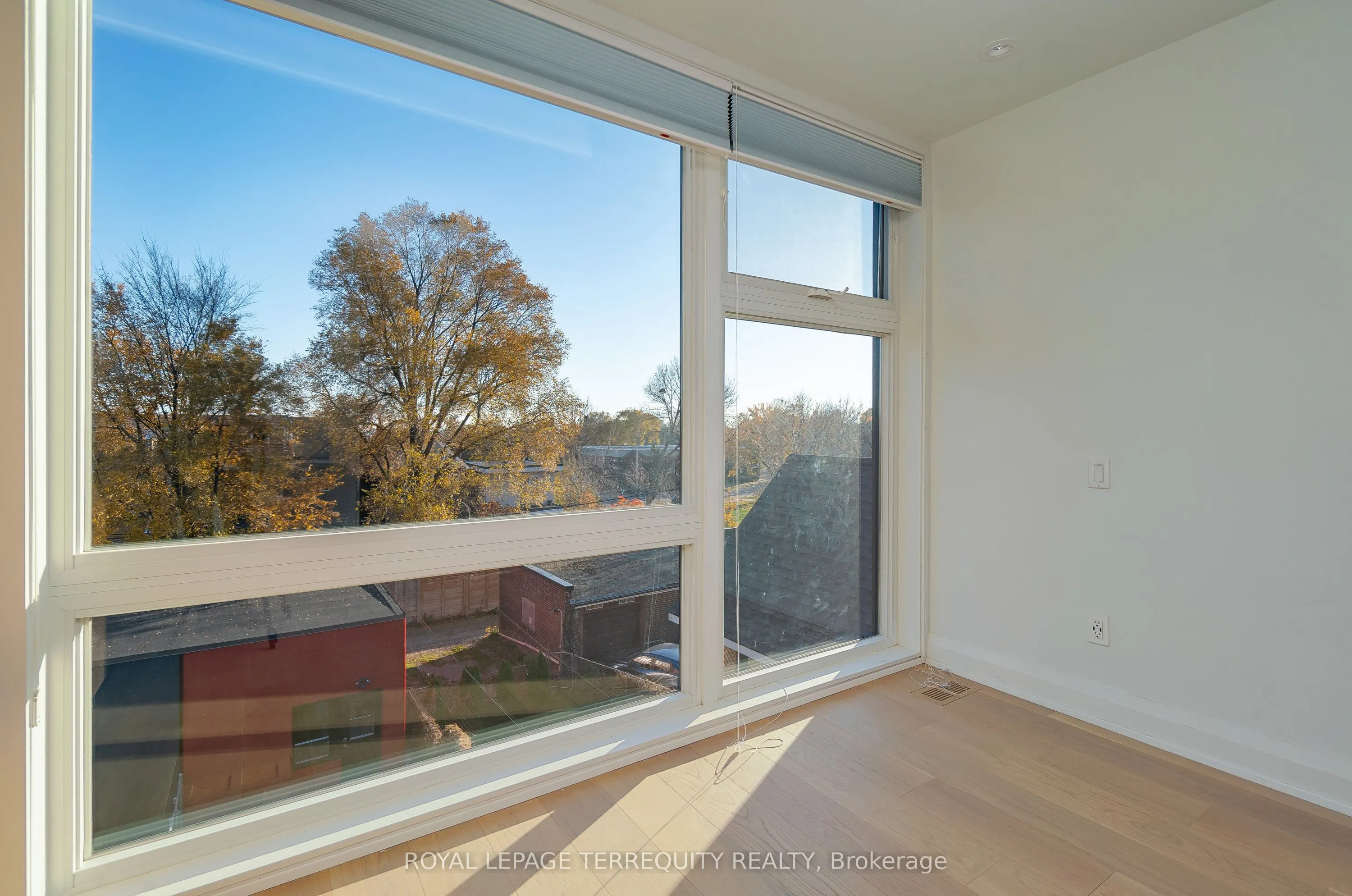 211 Chatham Avenue, #Upper