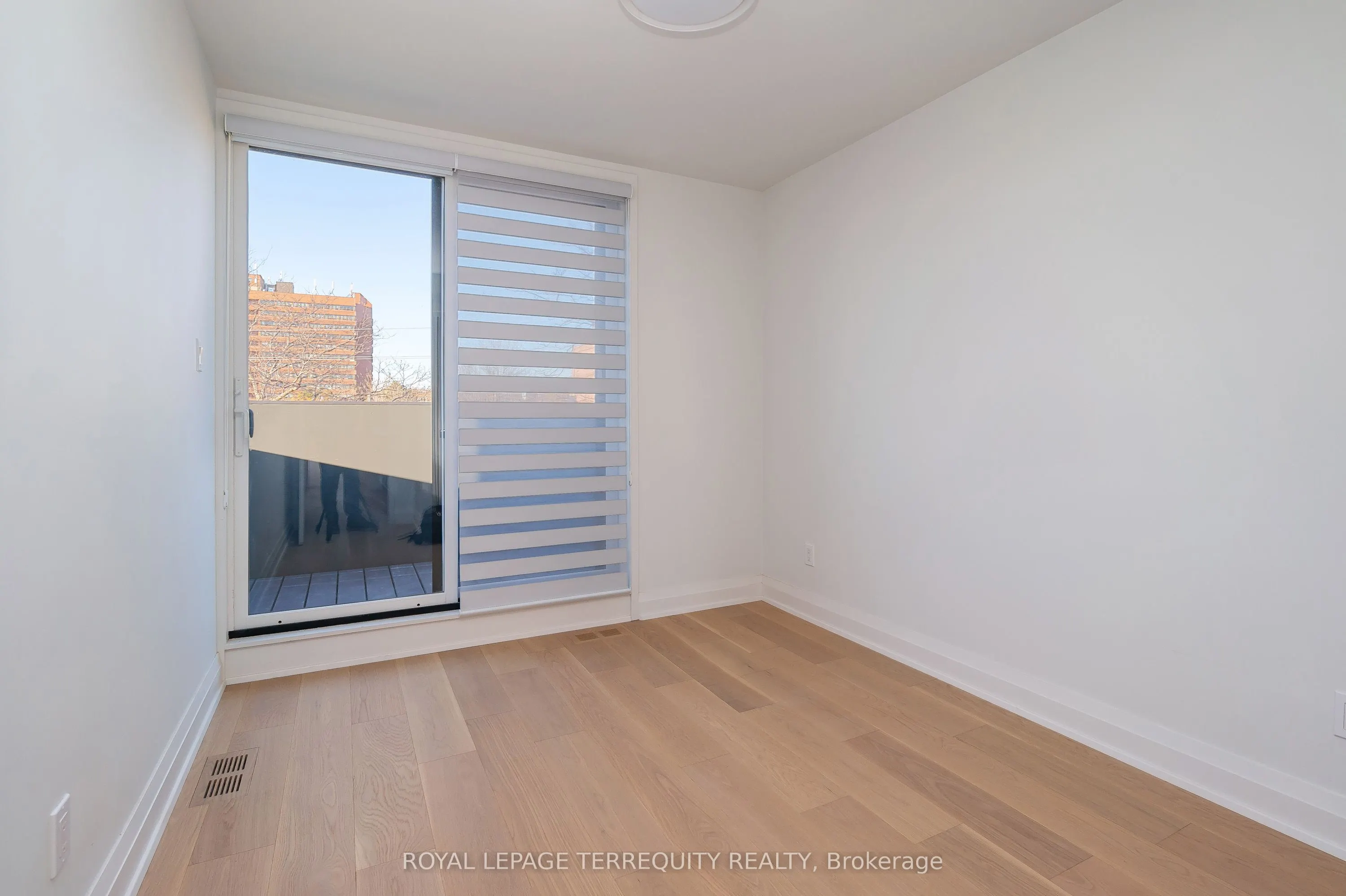 211 Chatham Avenue, #Upper
