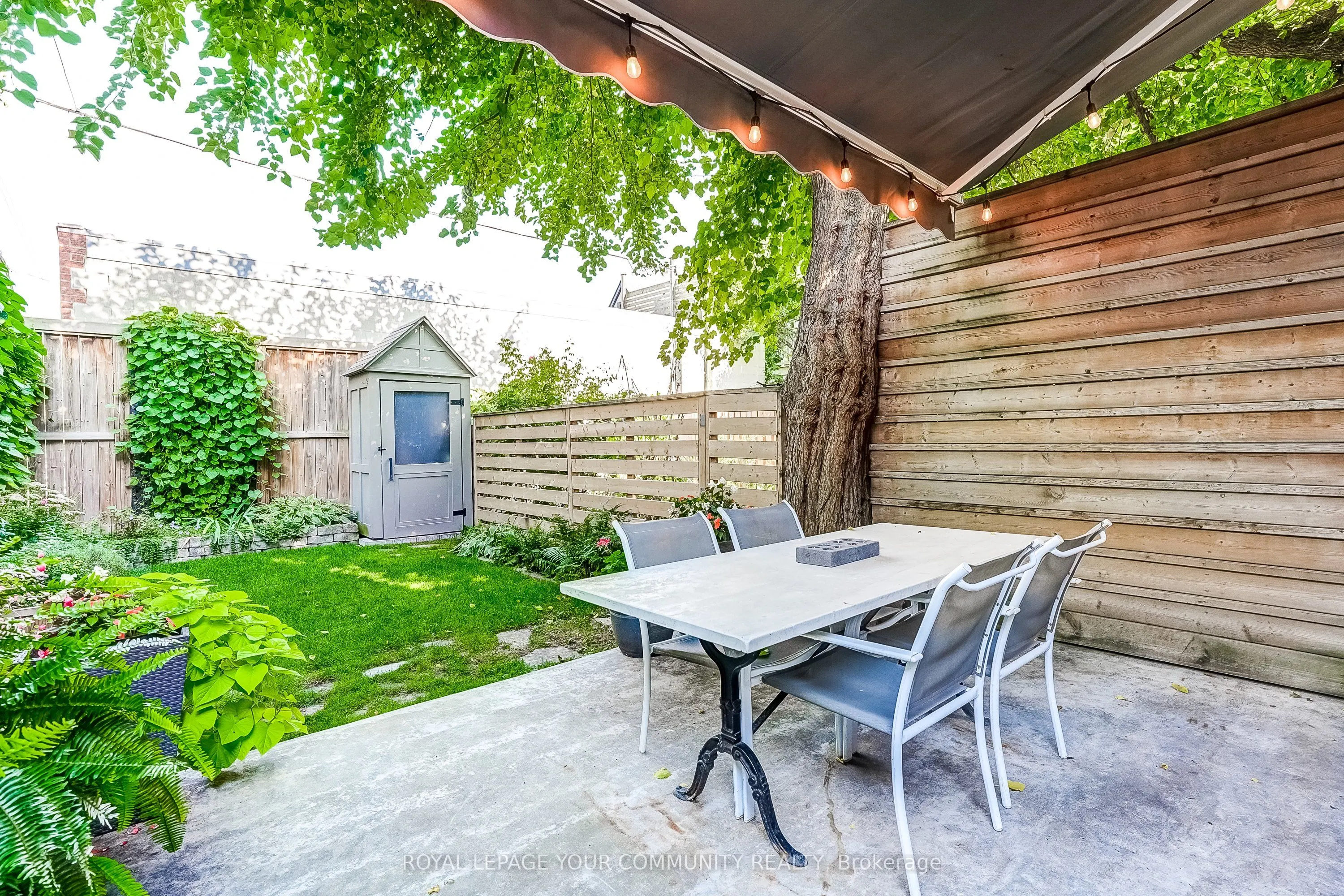 13 Howland Road