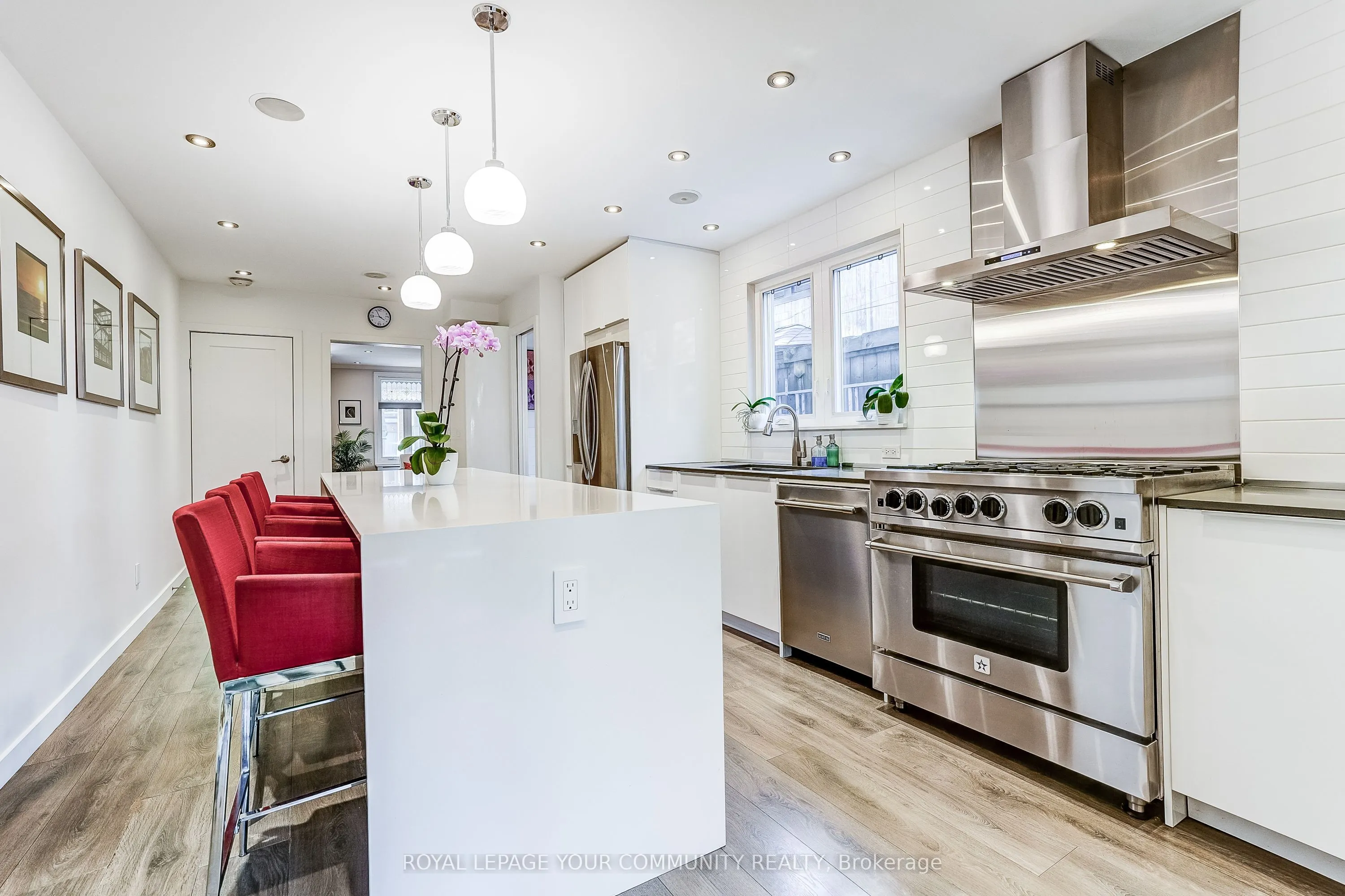 13 Howland Road