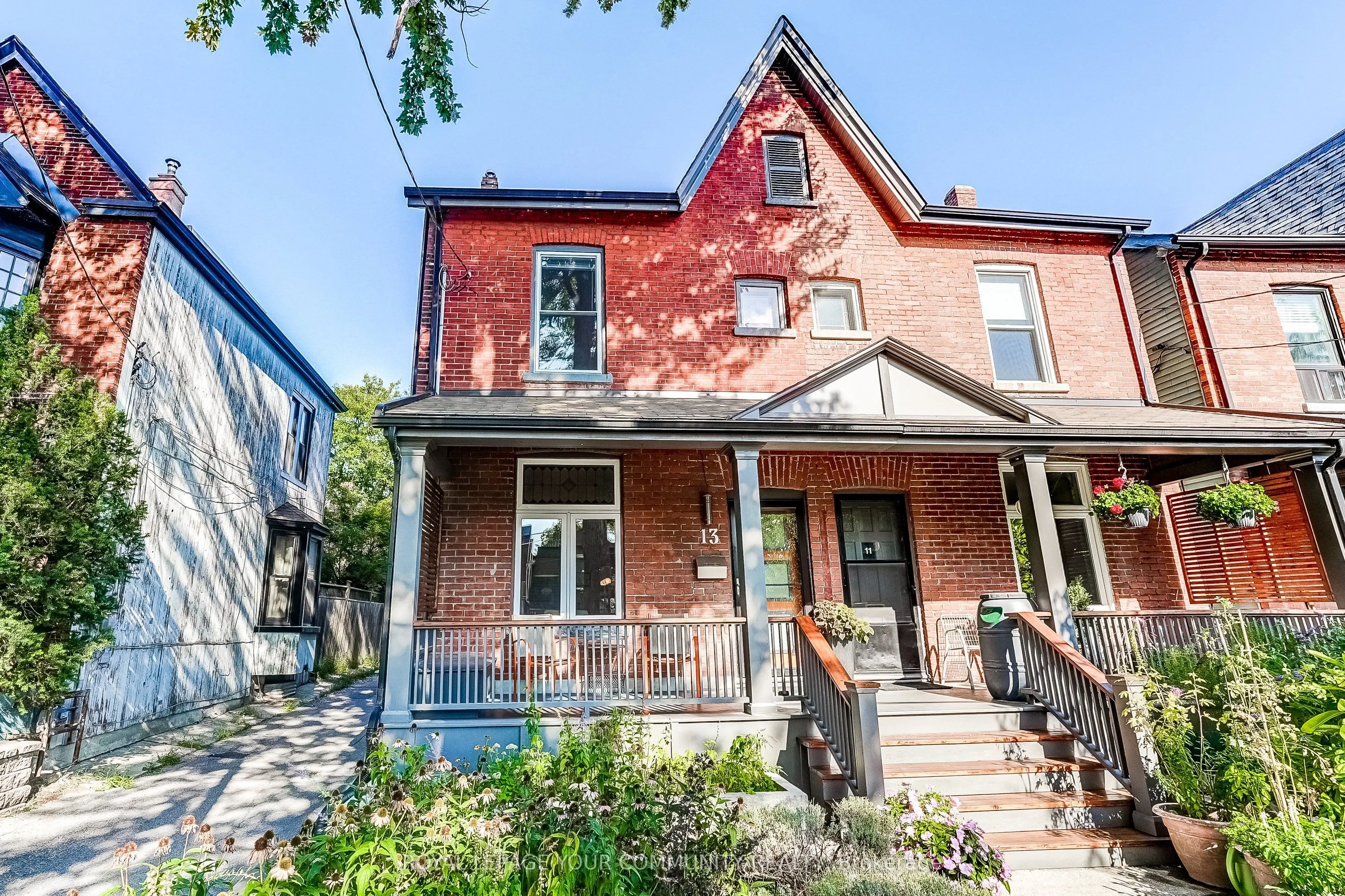 13 Howland Road