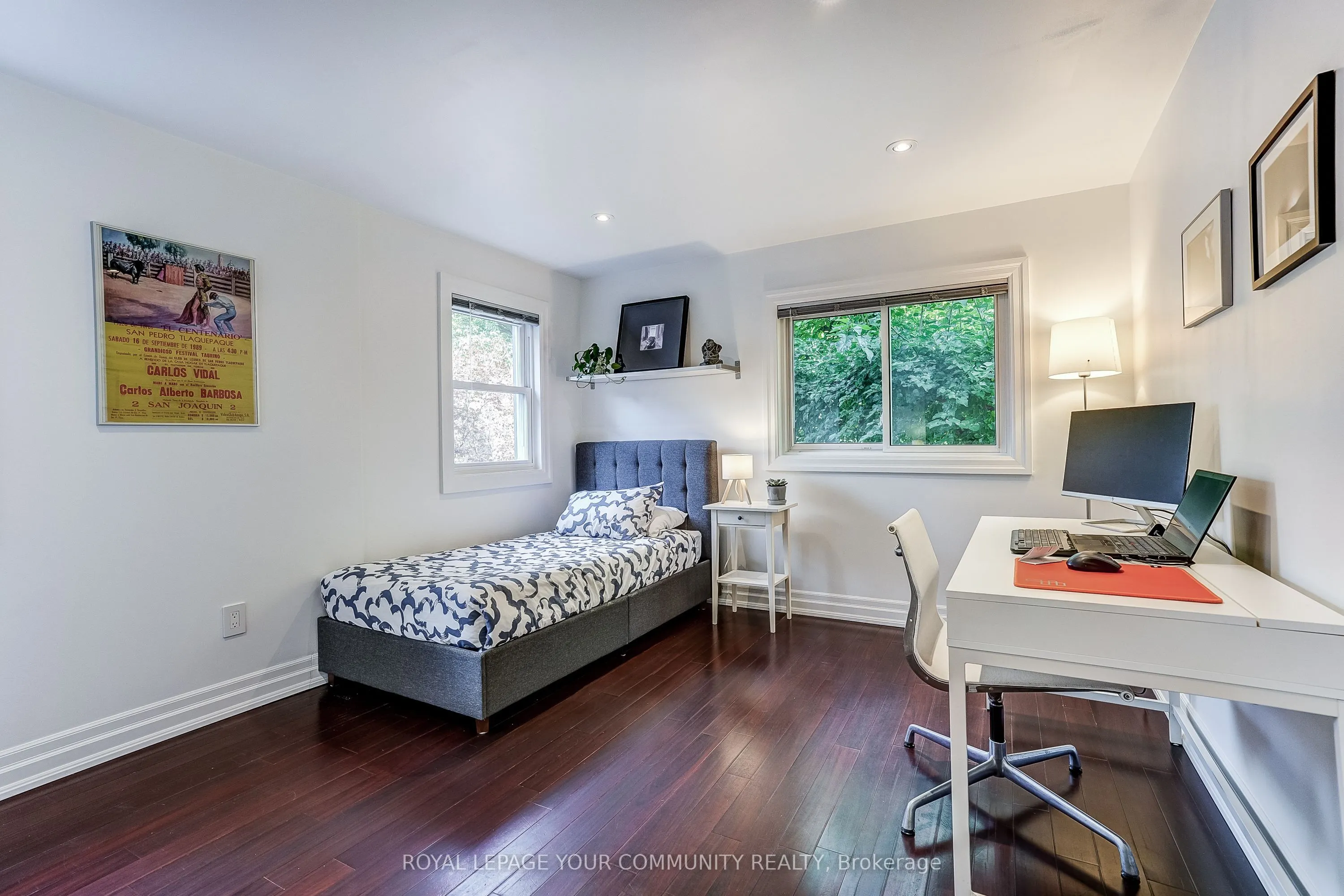 13 Howland Road