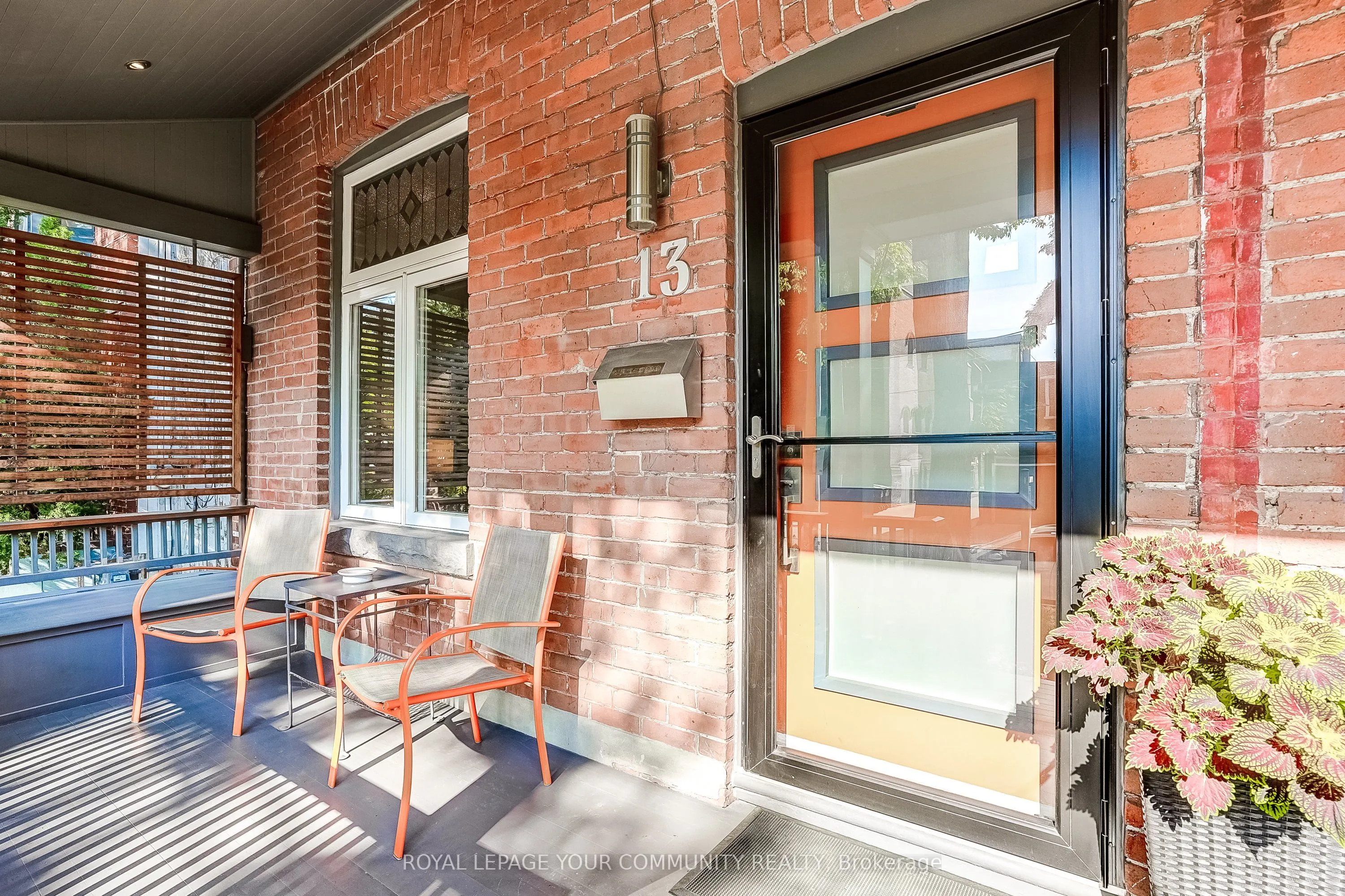 13 Howland Road