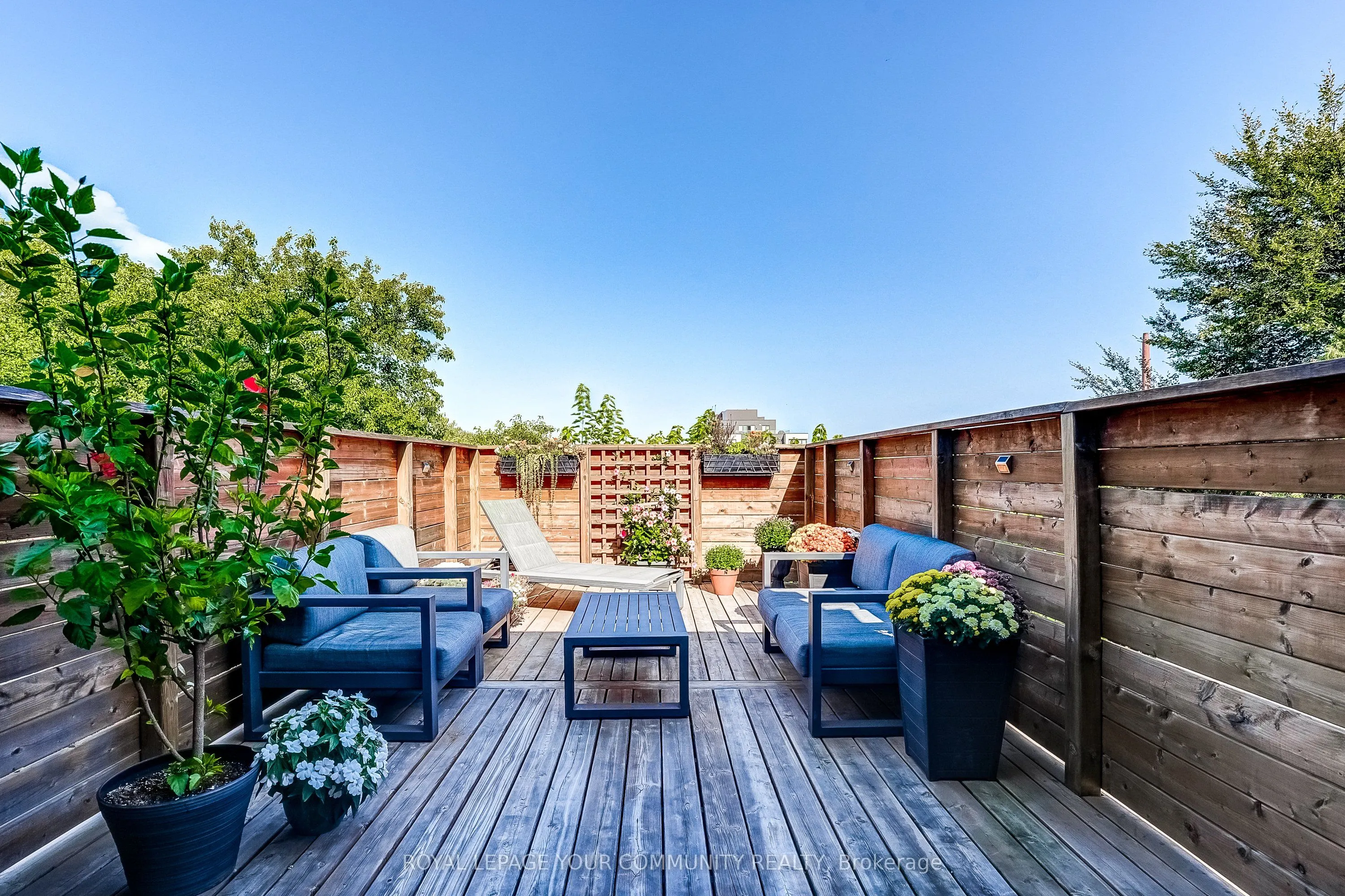 13 Howland Road