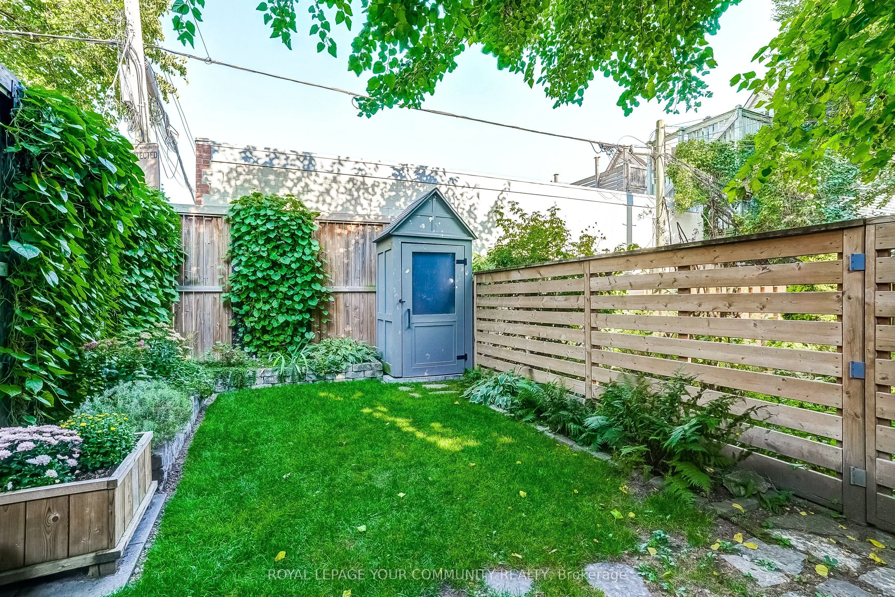 13 Howland Road