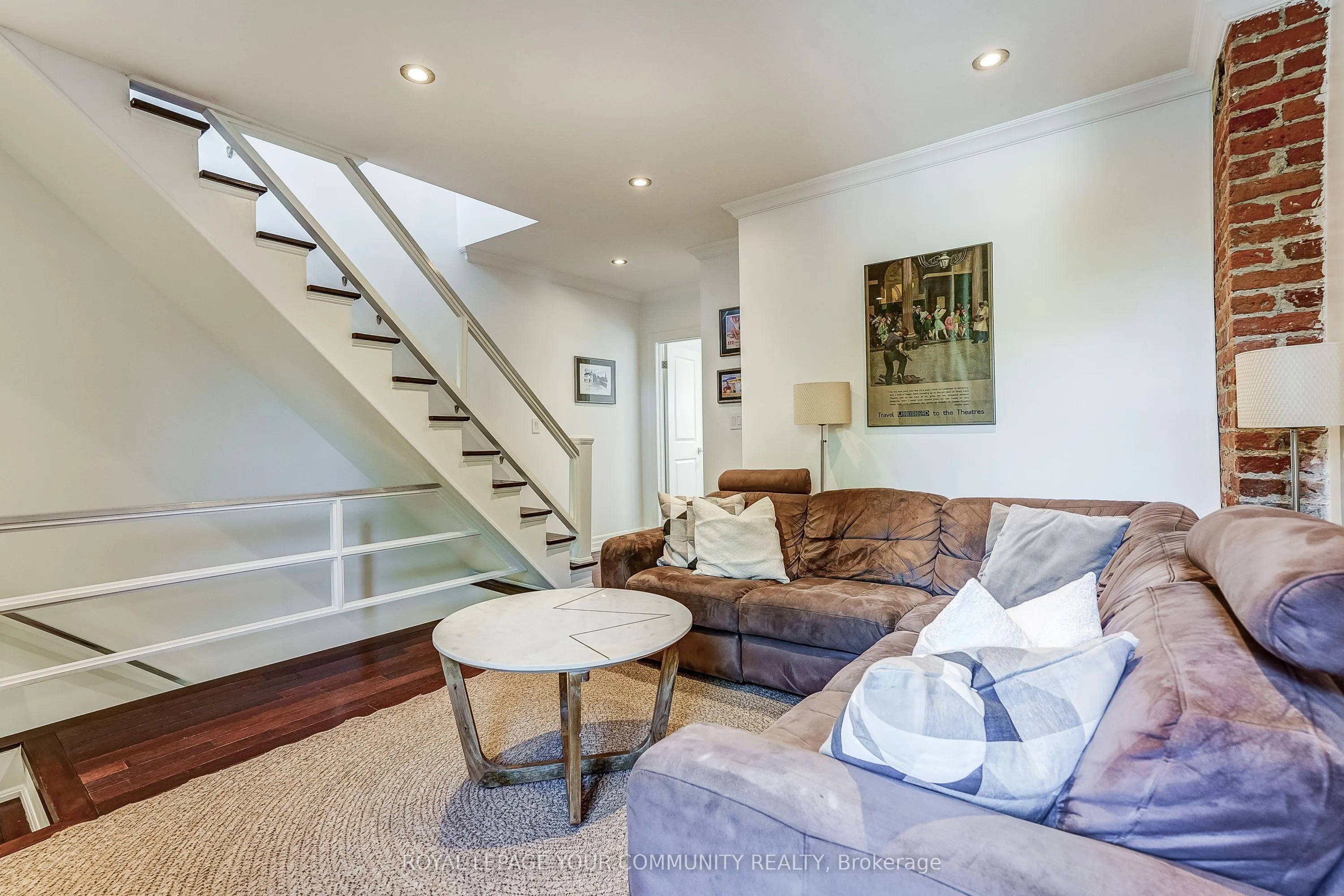 13 Howland Road