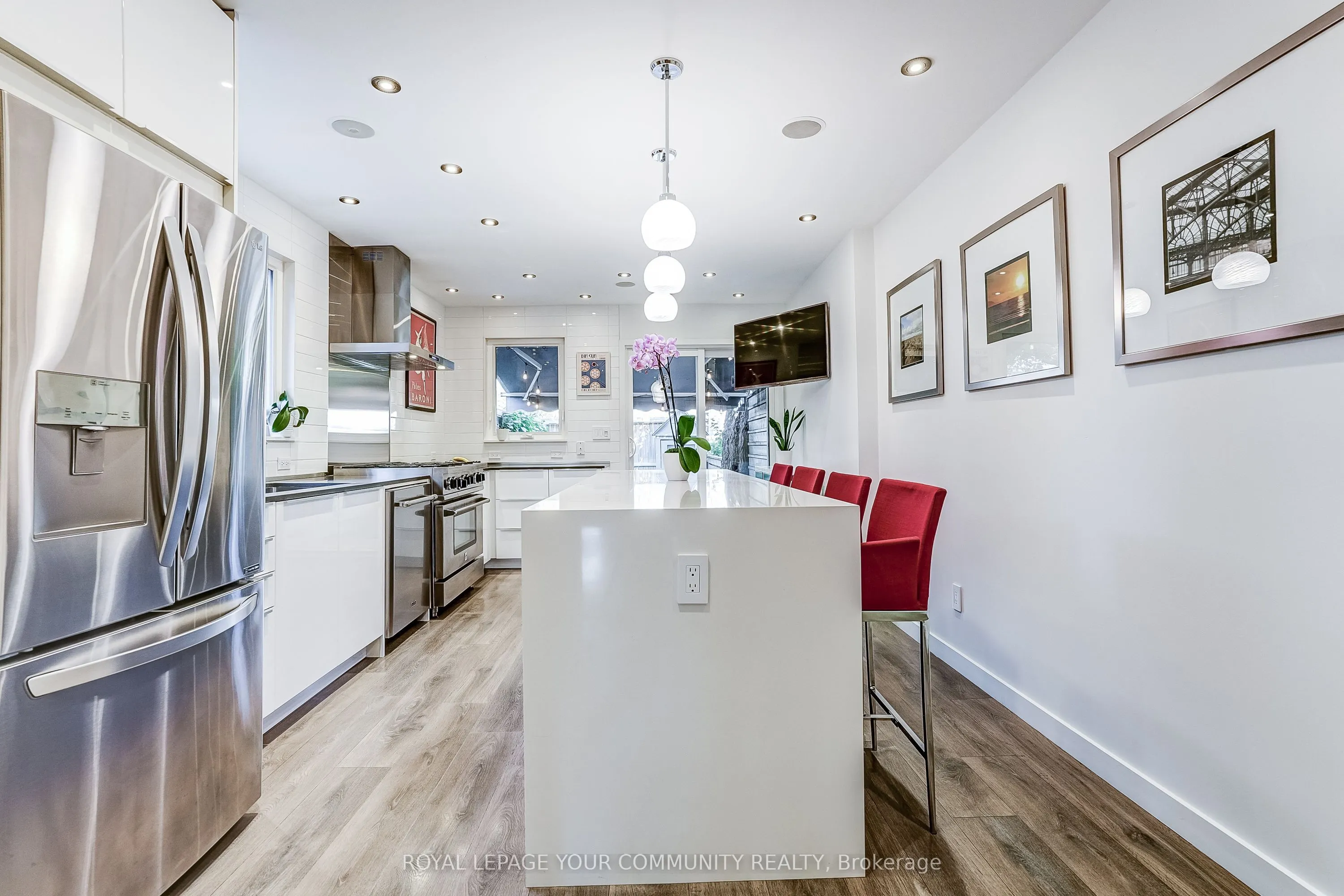13 Howland Road