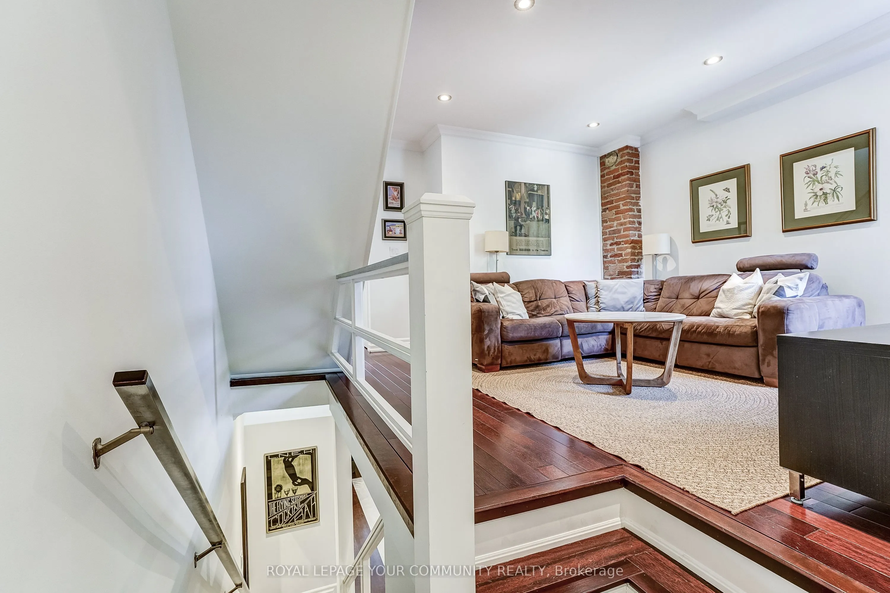 13 Howland Road