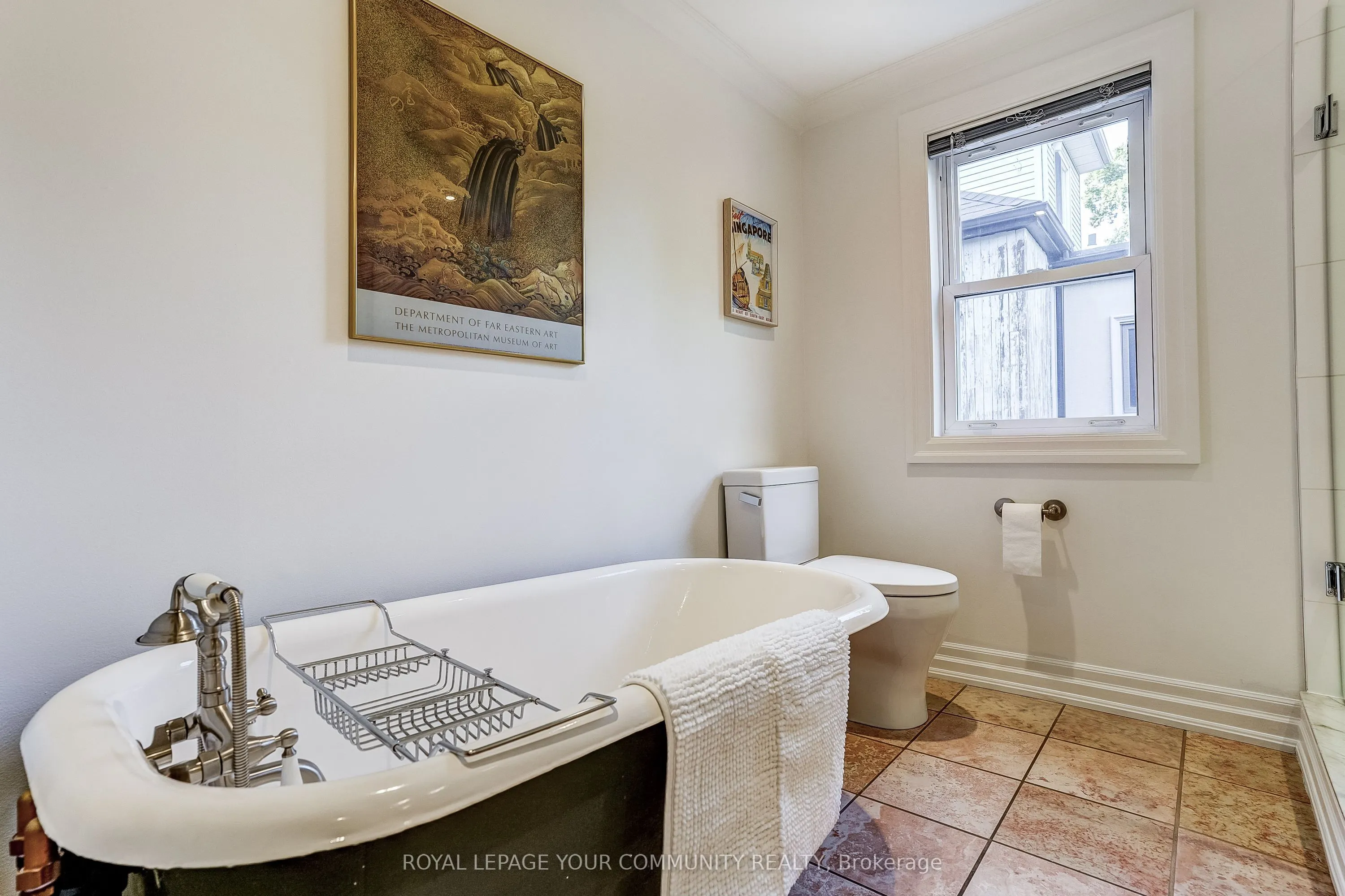 13 Howland Road