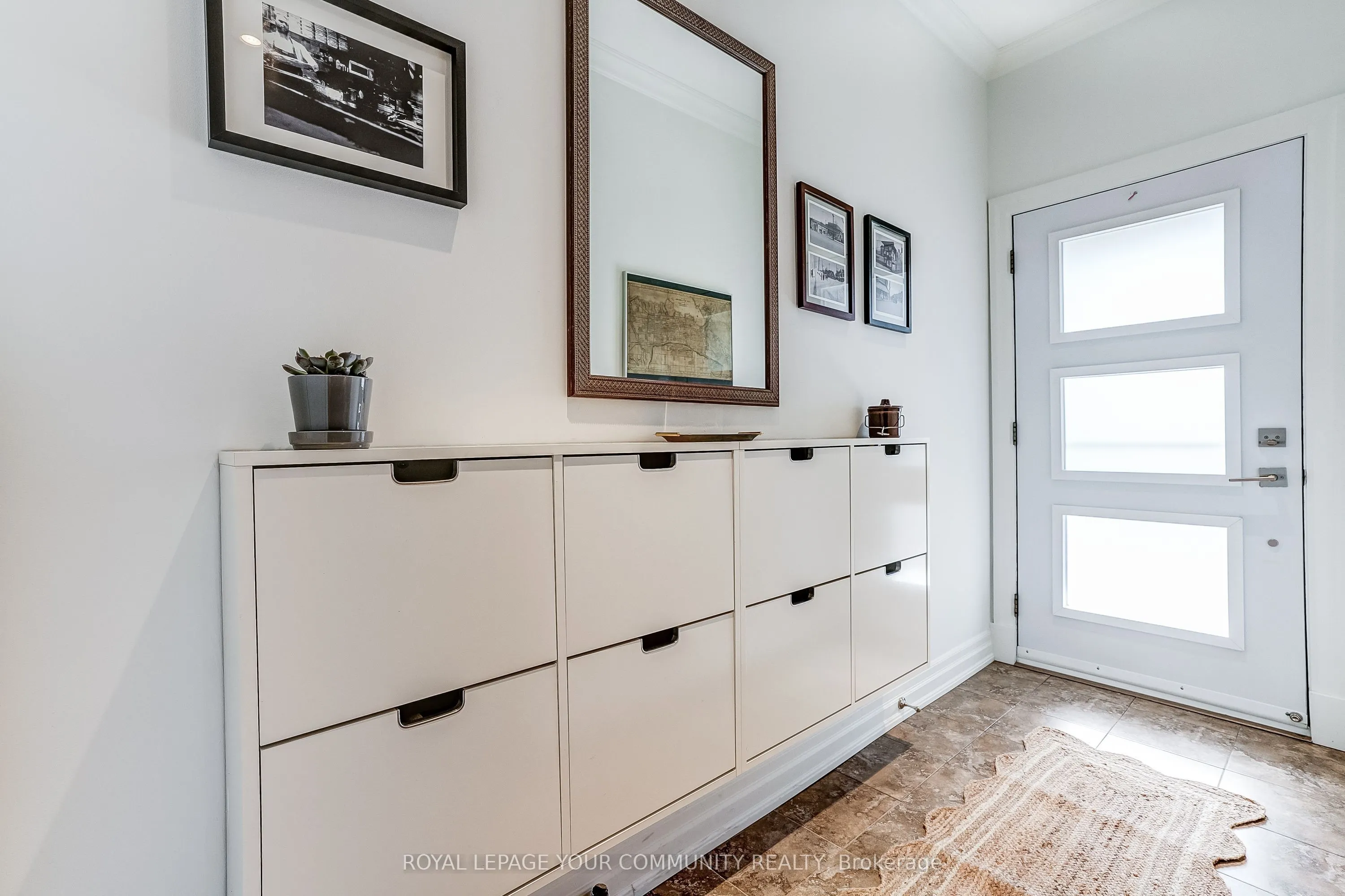 13 Howland Road