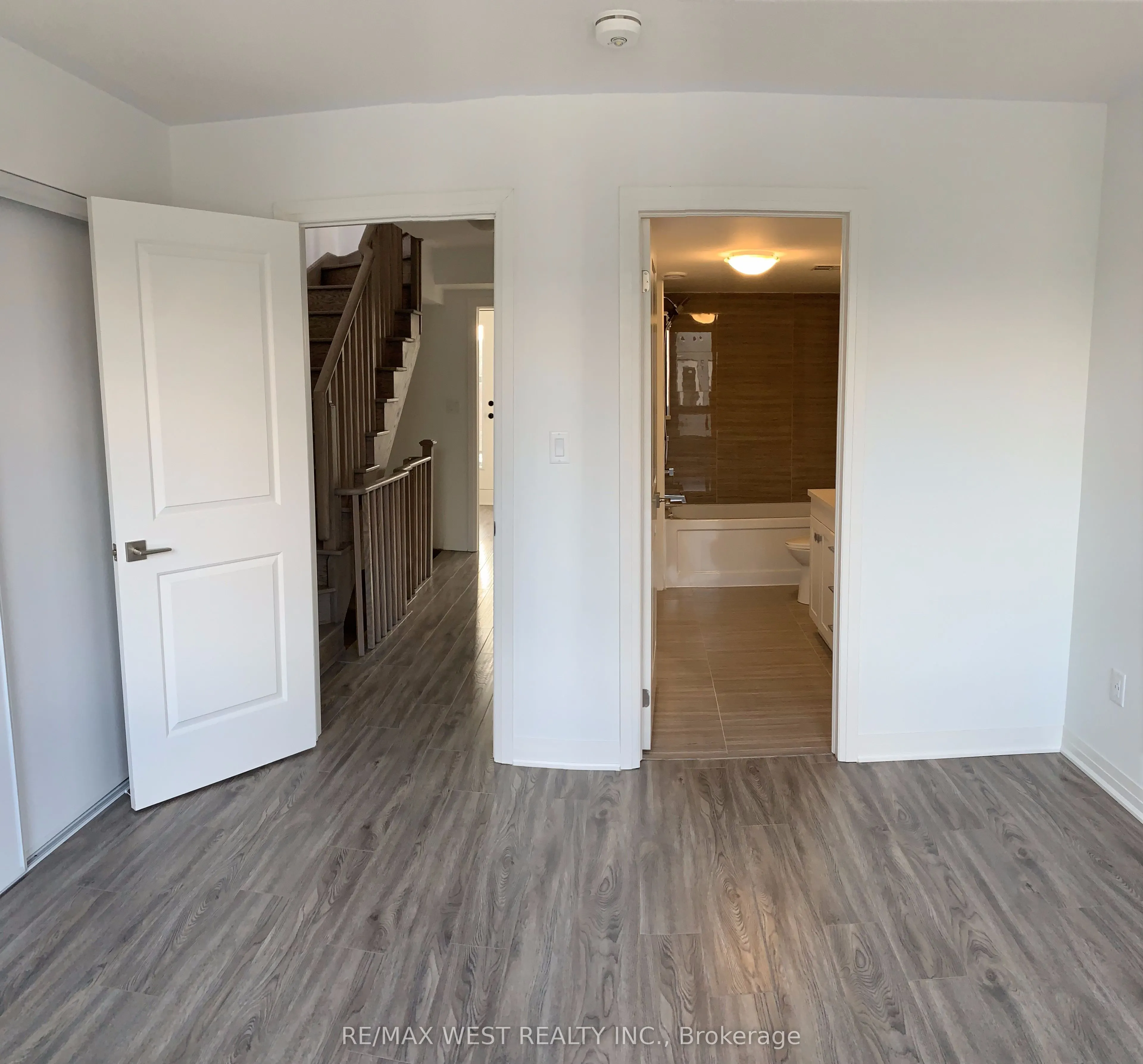 1658 Pleasure Valley Path N