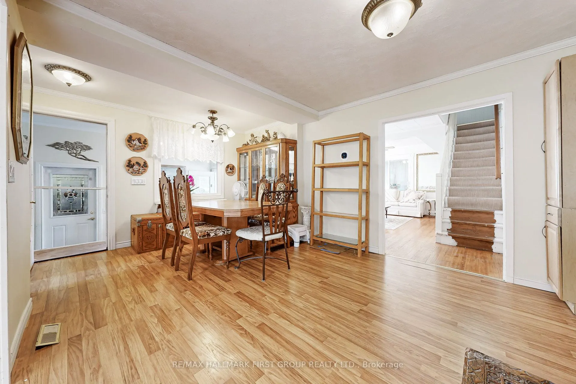 1433 Finch Avenue