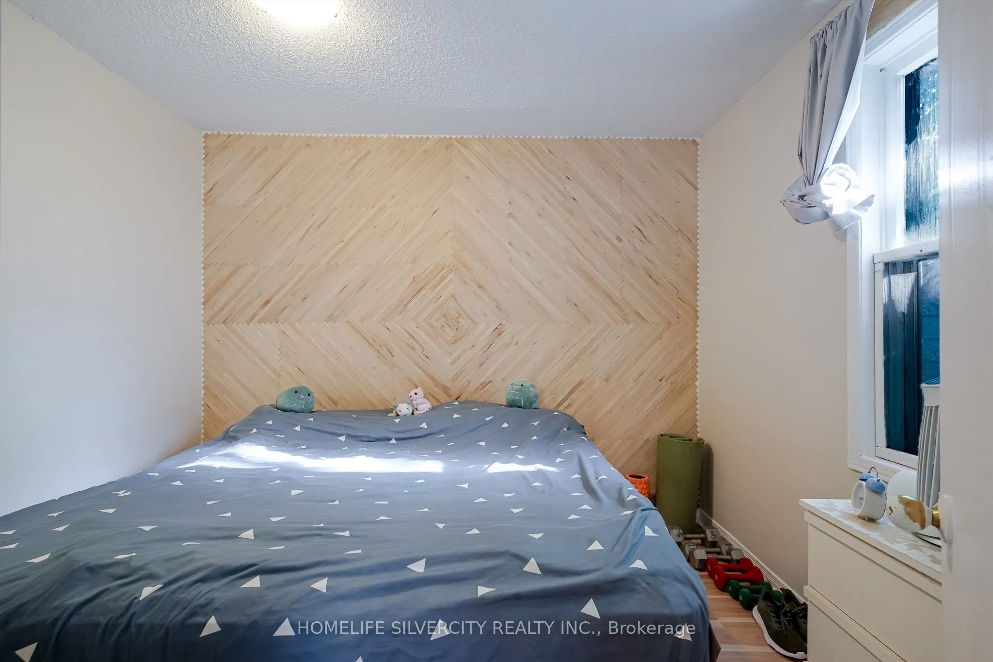 283 Park Road S