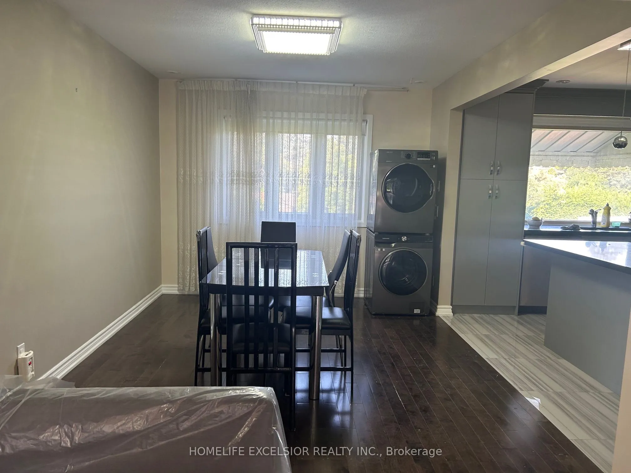 26 King Louis Crescent