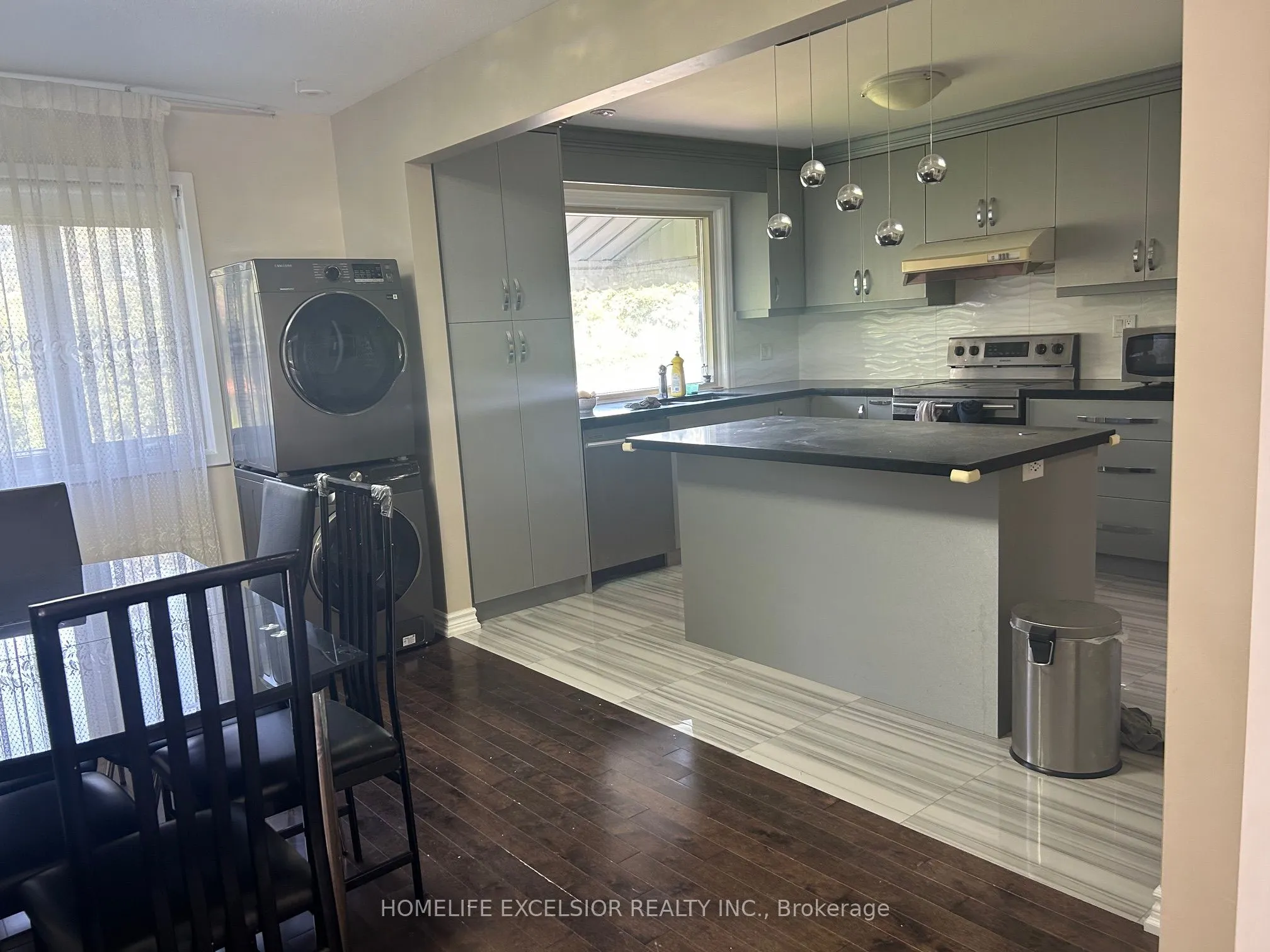 26 King Louis Crescent