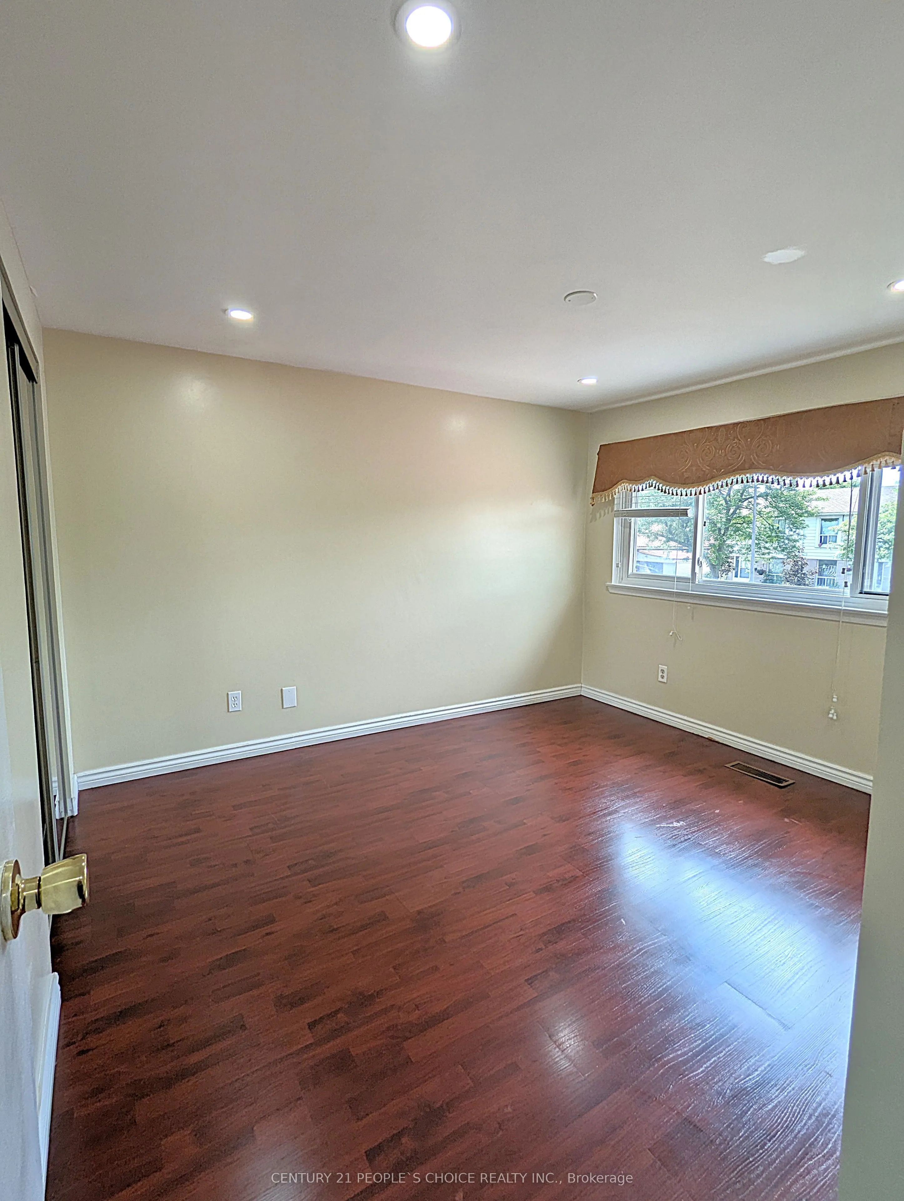 45 Whiteleas Avenue