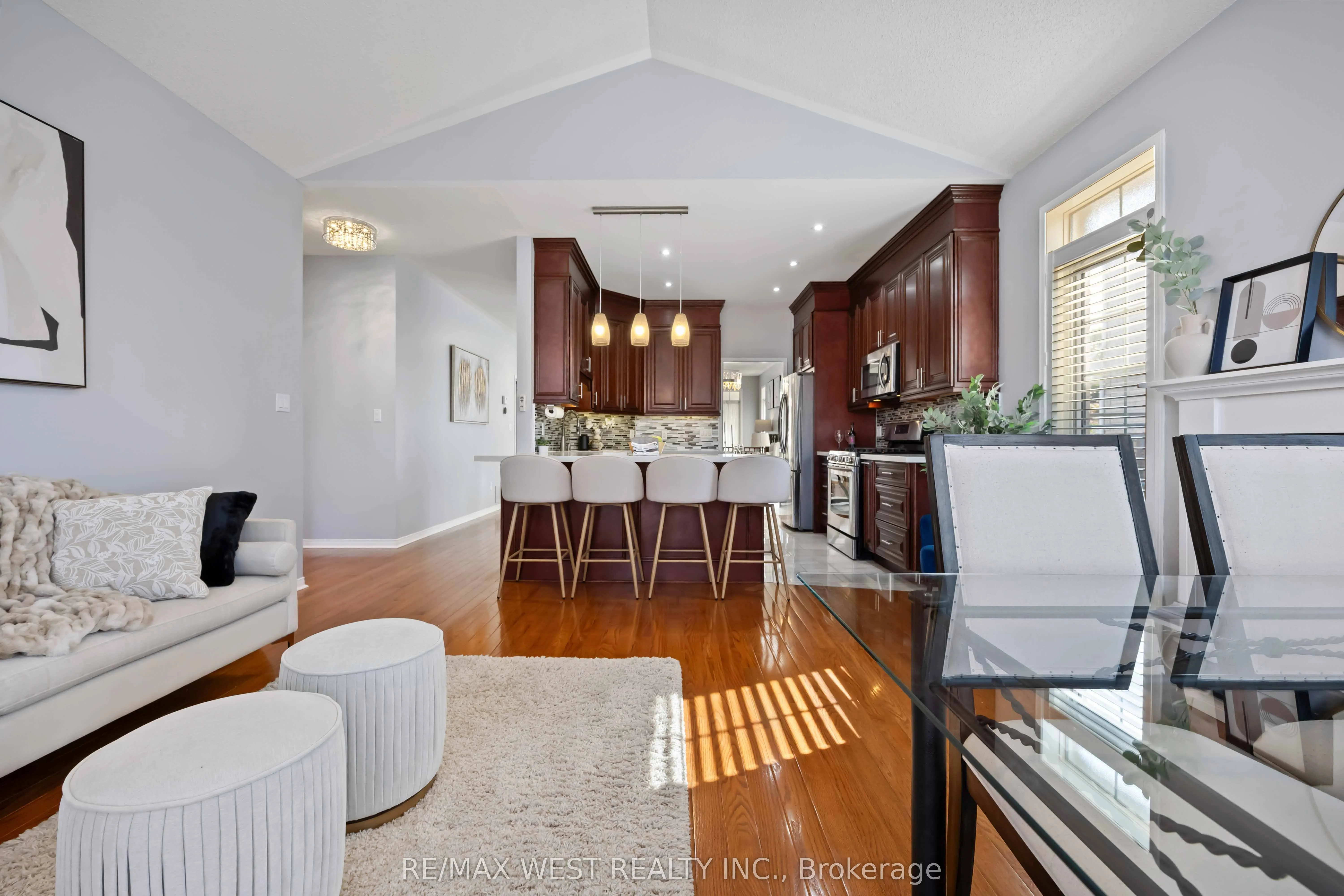636 Faywood Crescent