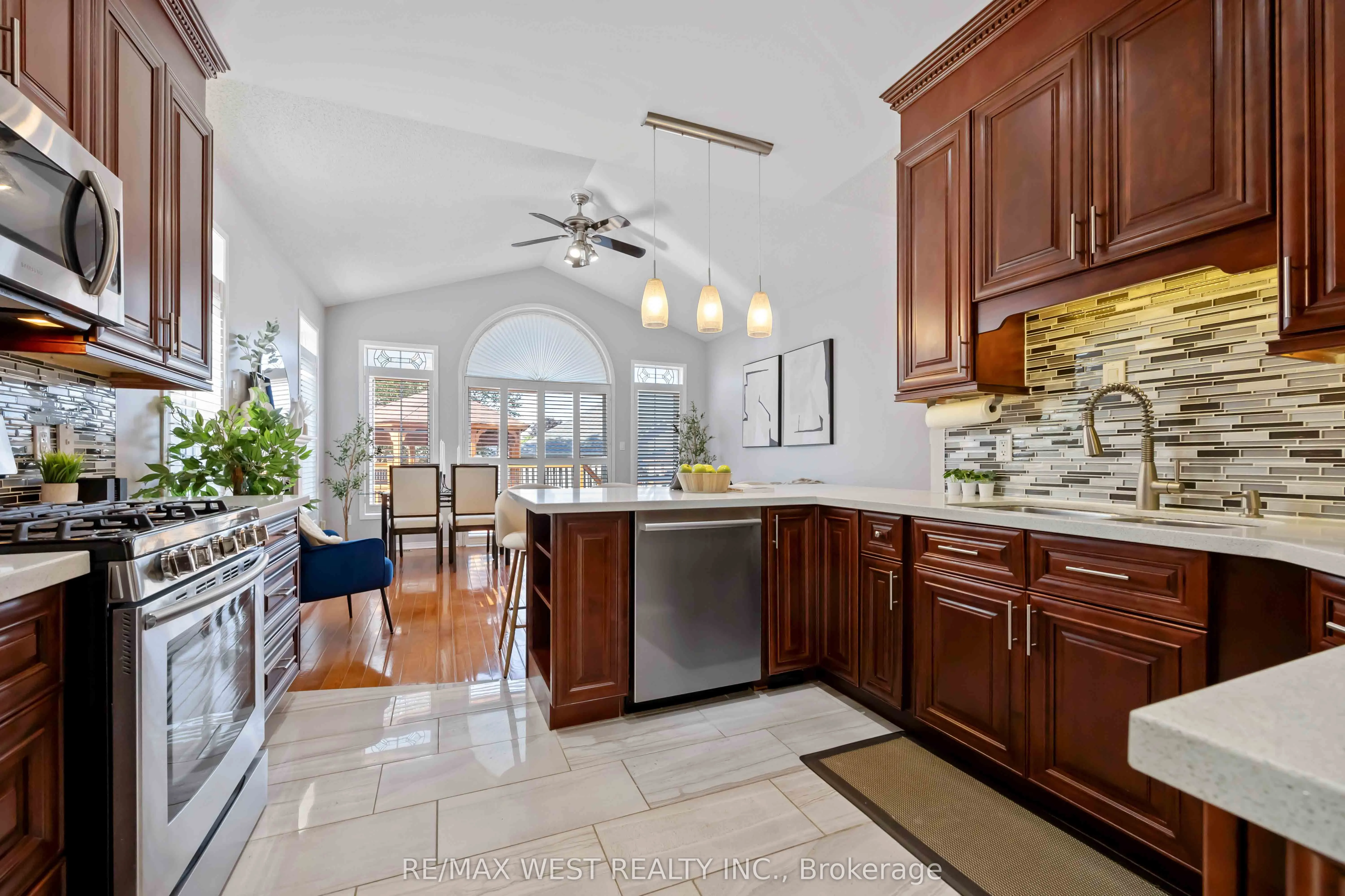 636 Faywood Crescent