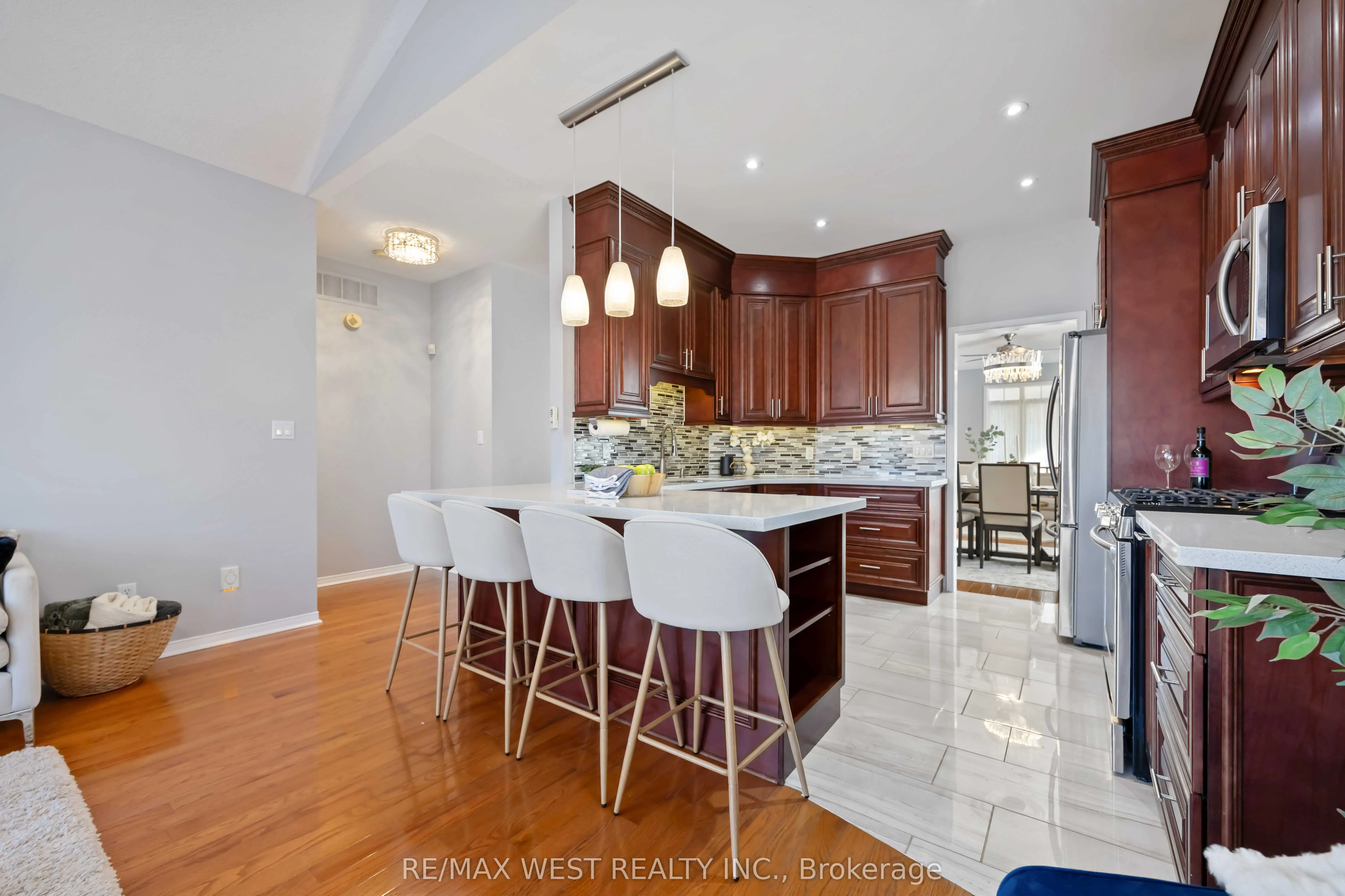 636 Faywood Crescent