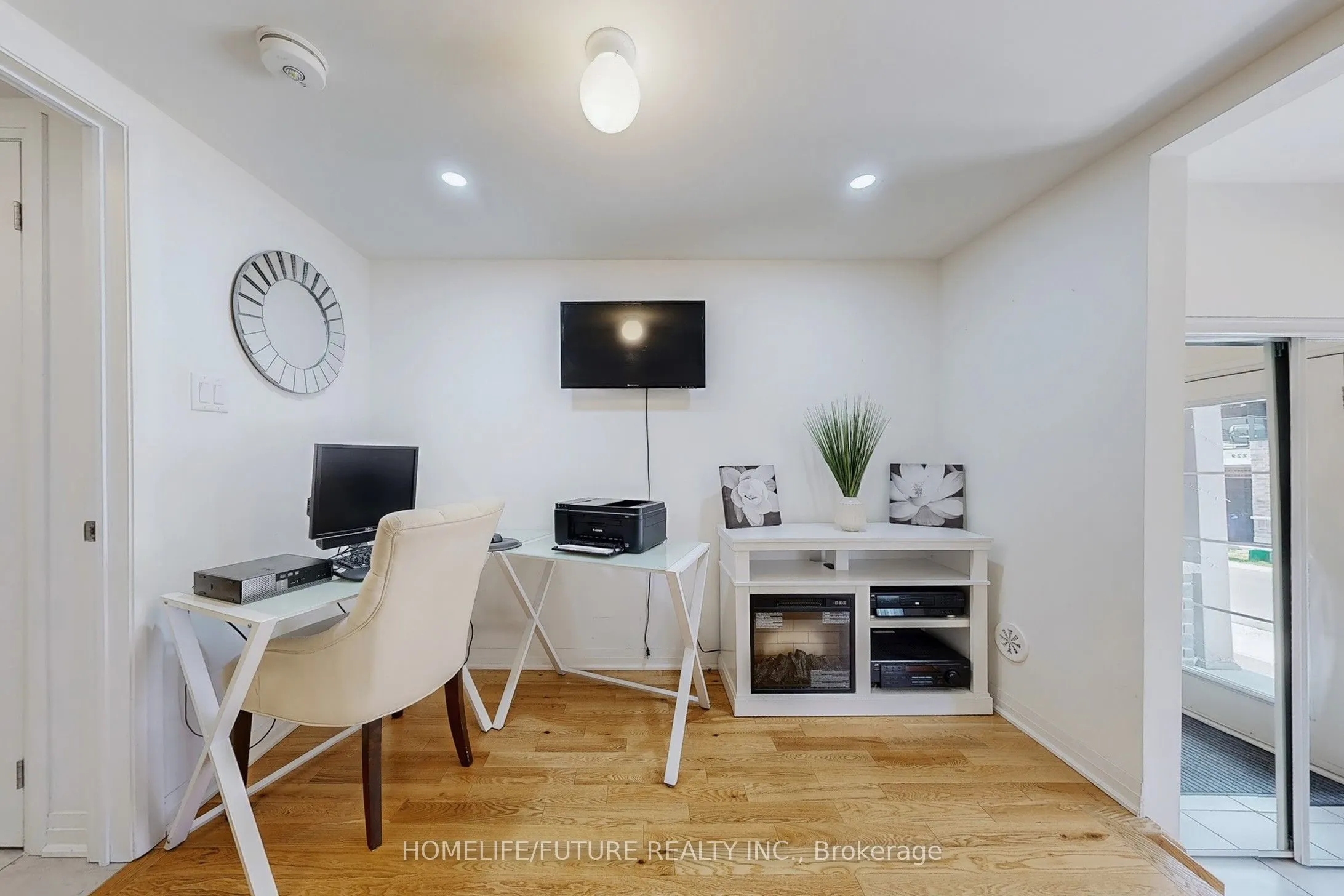 224 Lord Elgin Lane