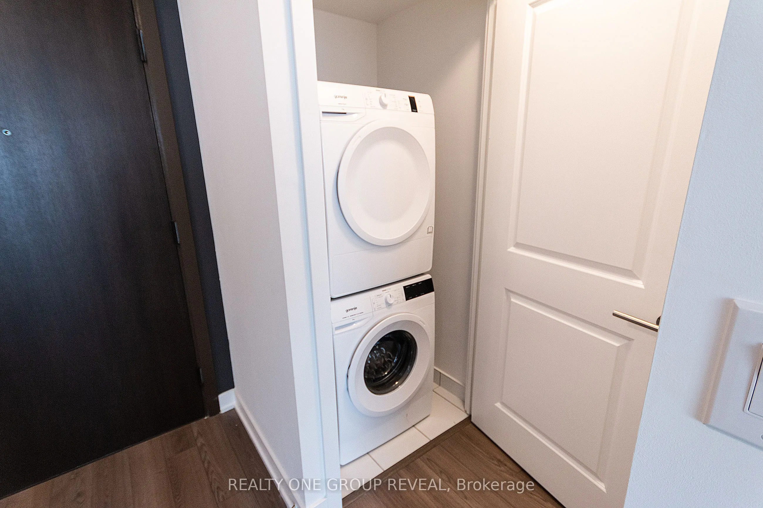 2799 Kingston Road, #913