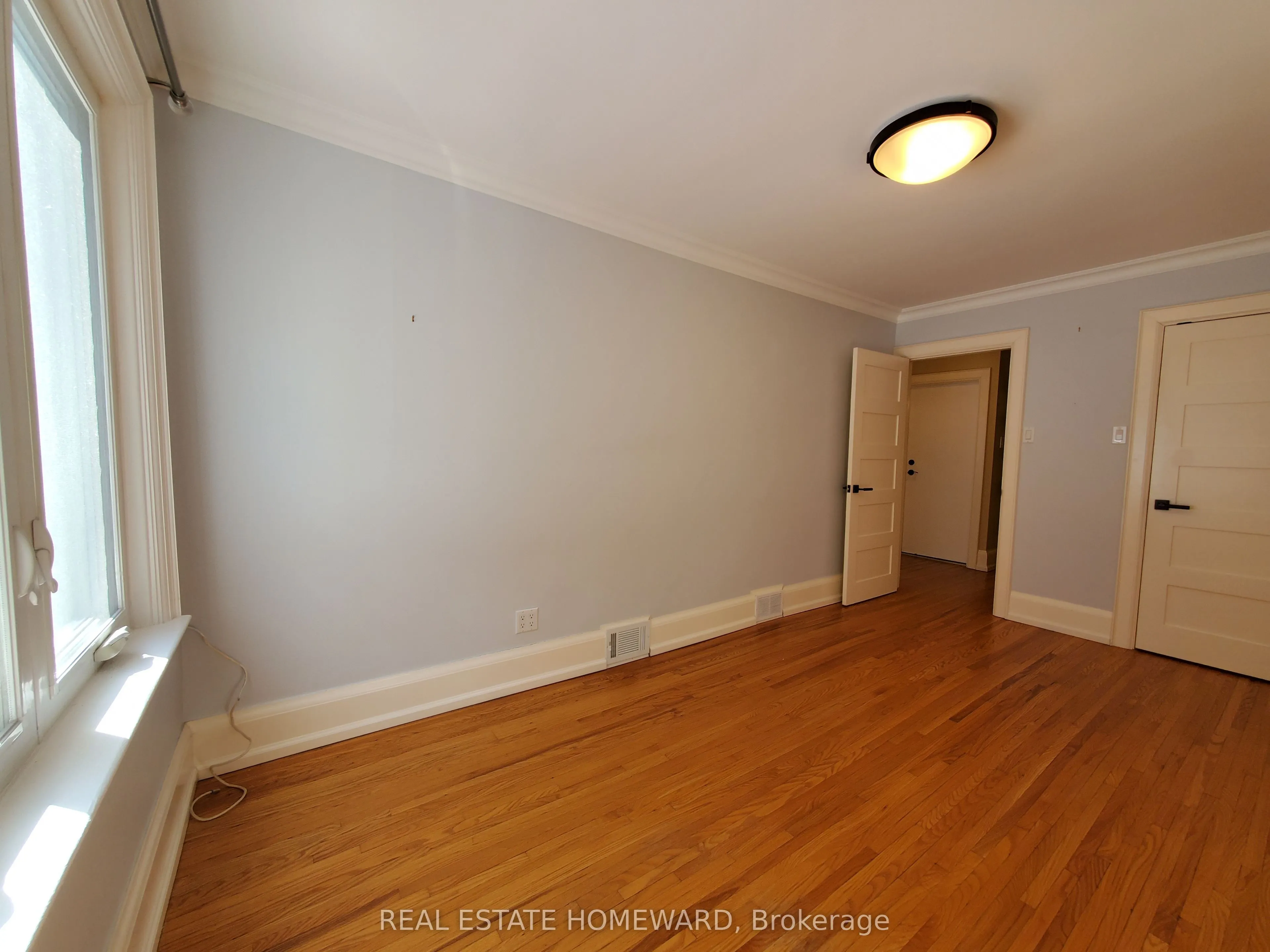 21 Love Crescent, #Main Floor